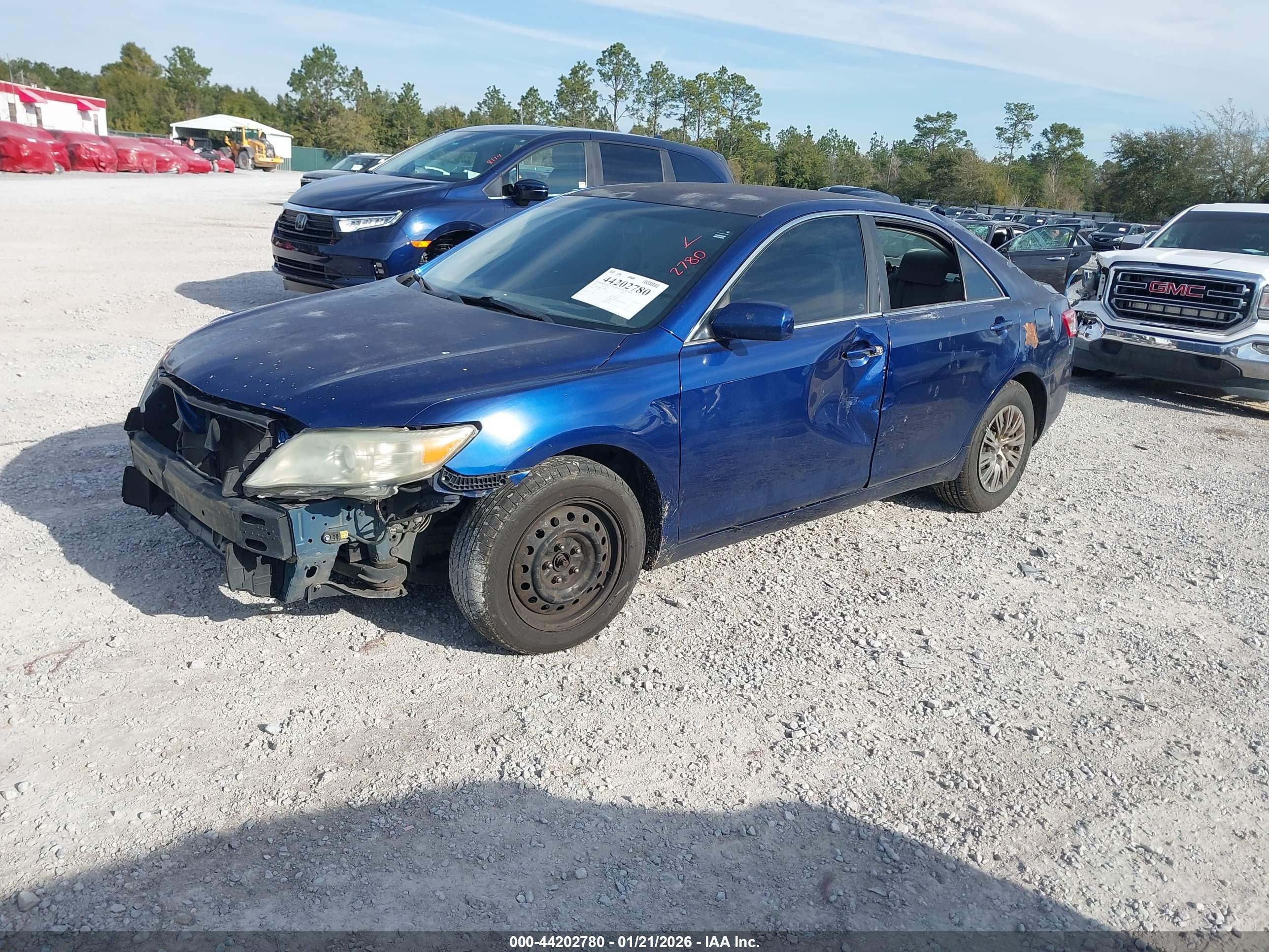 TOYOTA CAMRY image 2