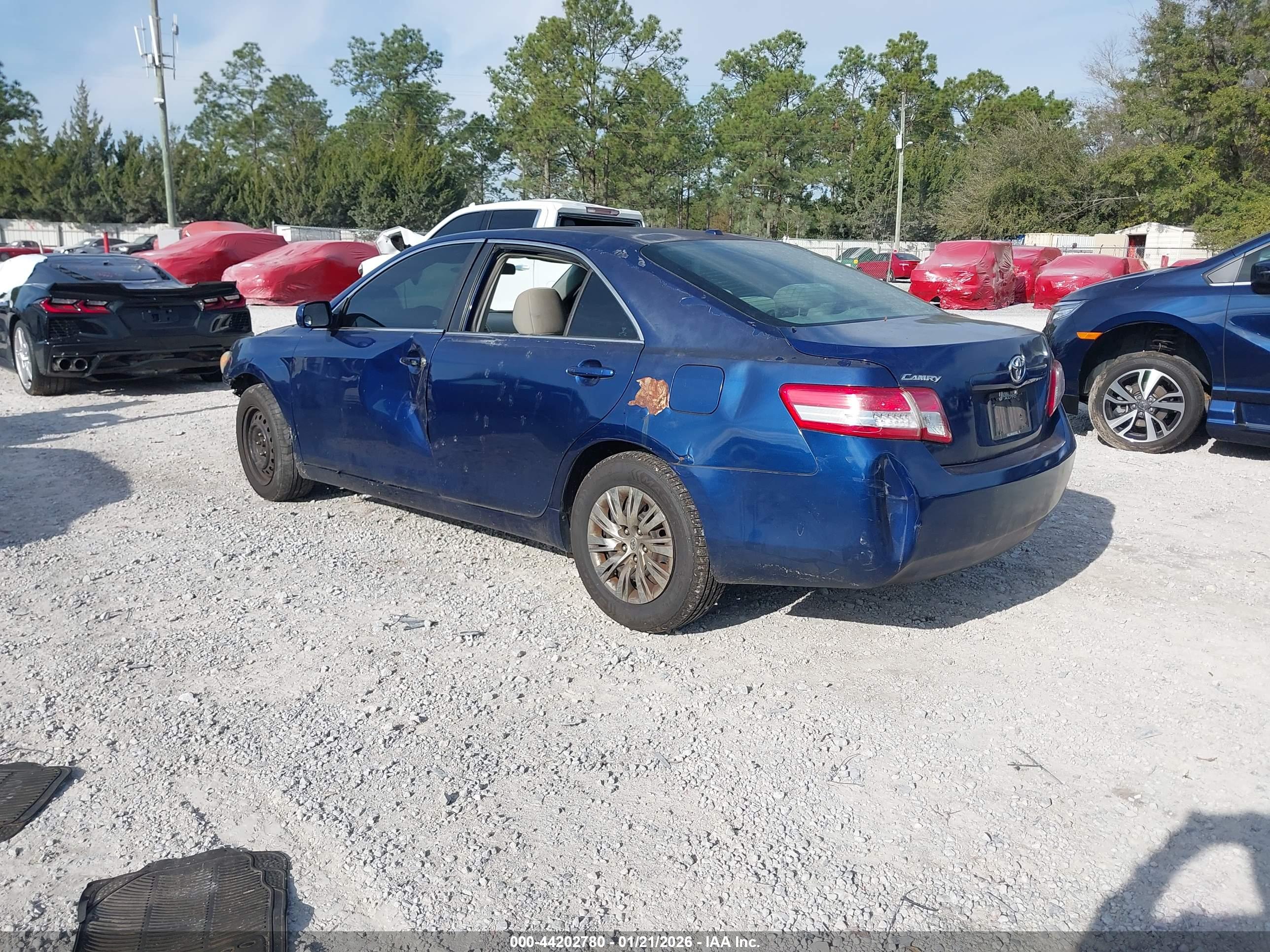 TOYOTA CAMRY image 3