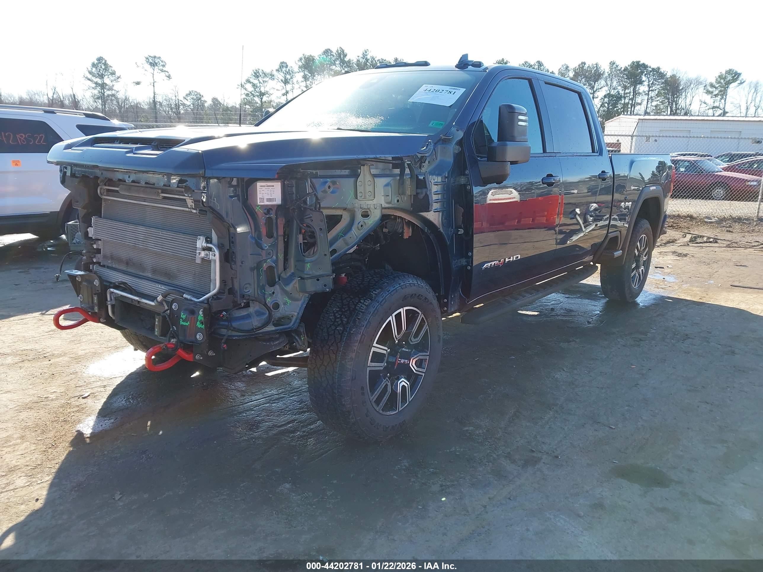 GMC SIERRA image 2