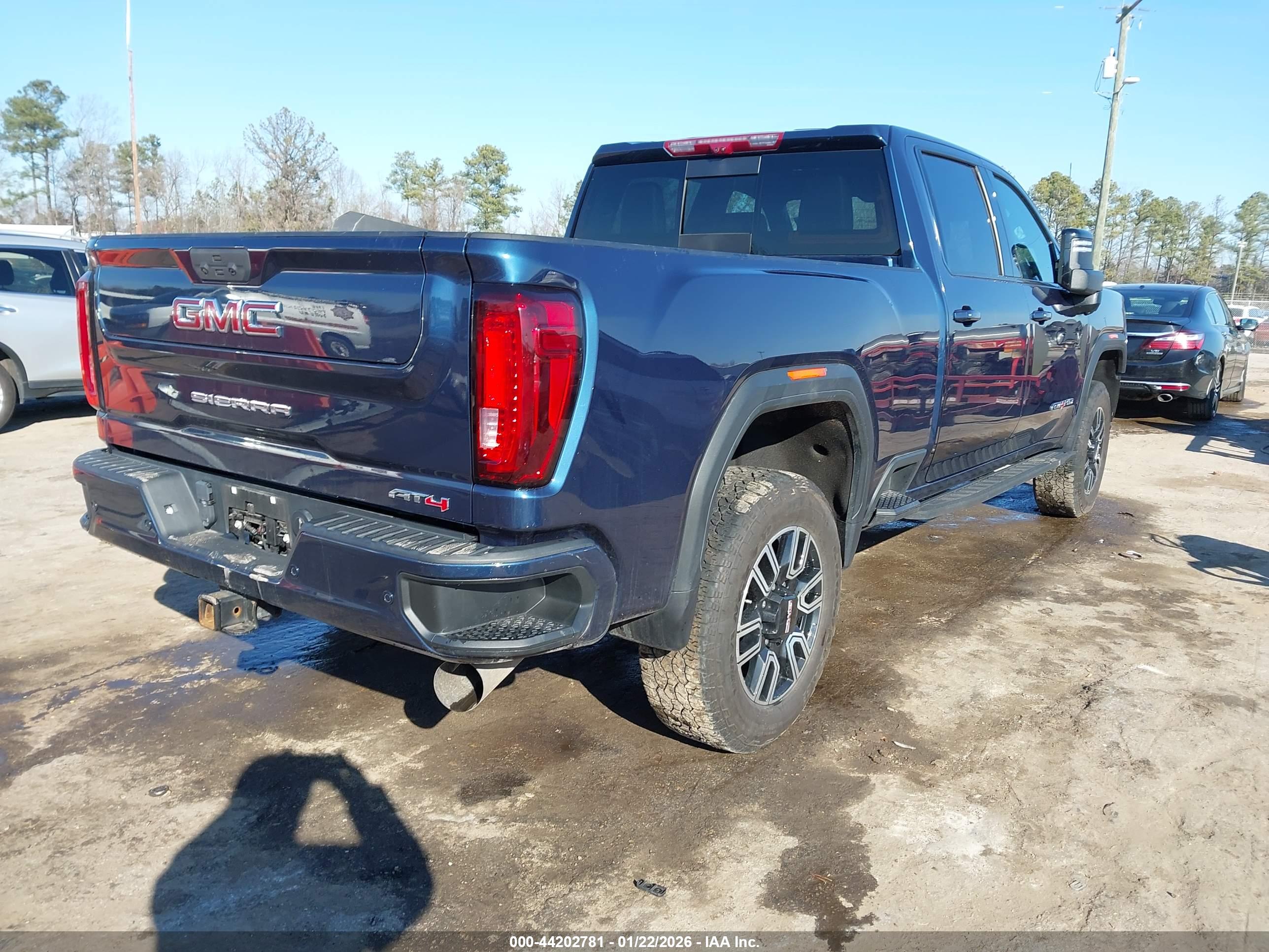 GMC SIERRA image 4