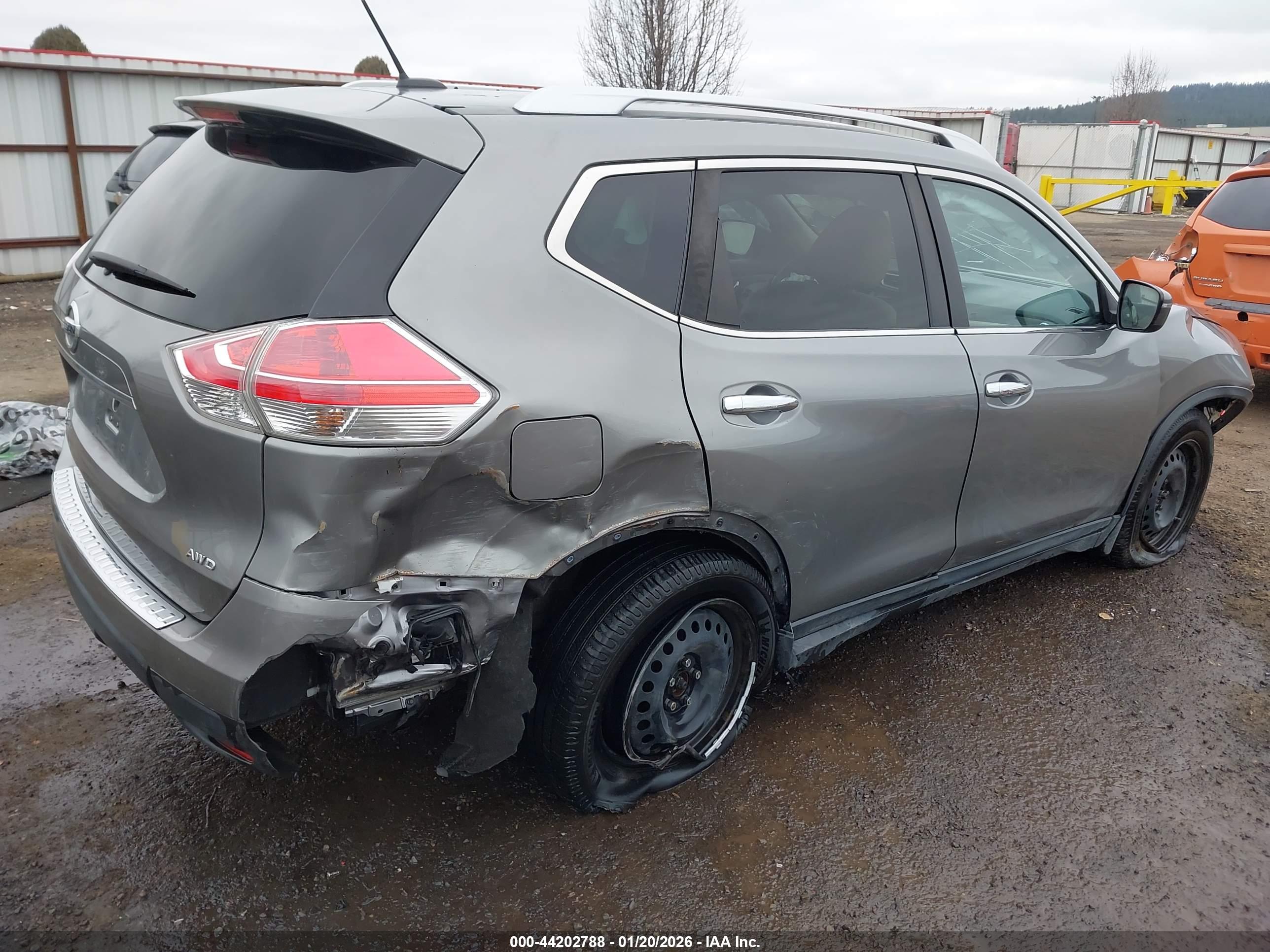 NISSAN ROGUE image 4