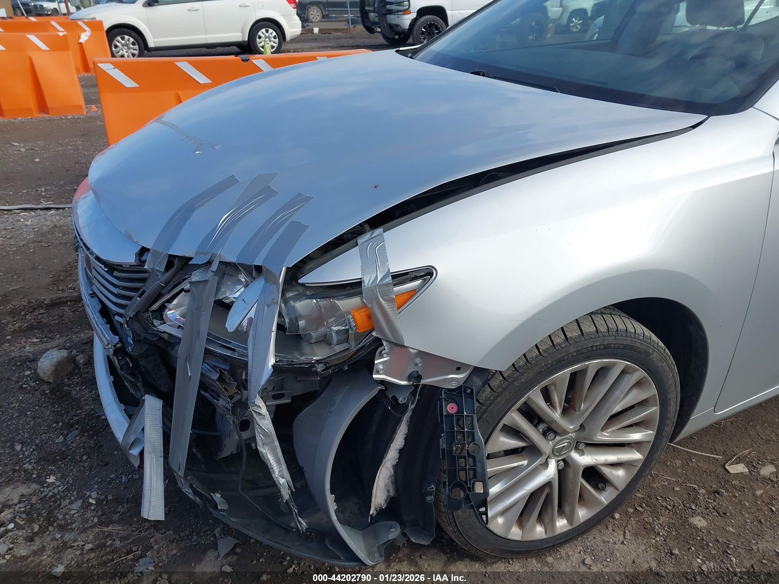 LEXUS ES image 6