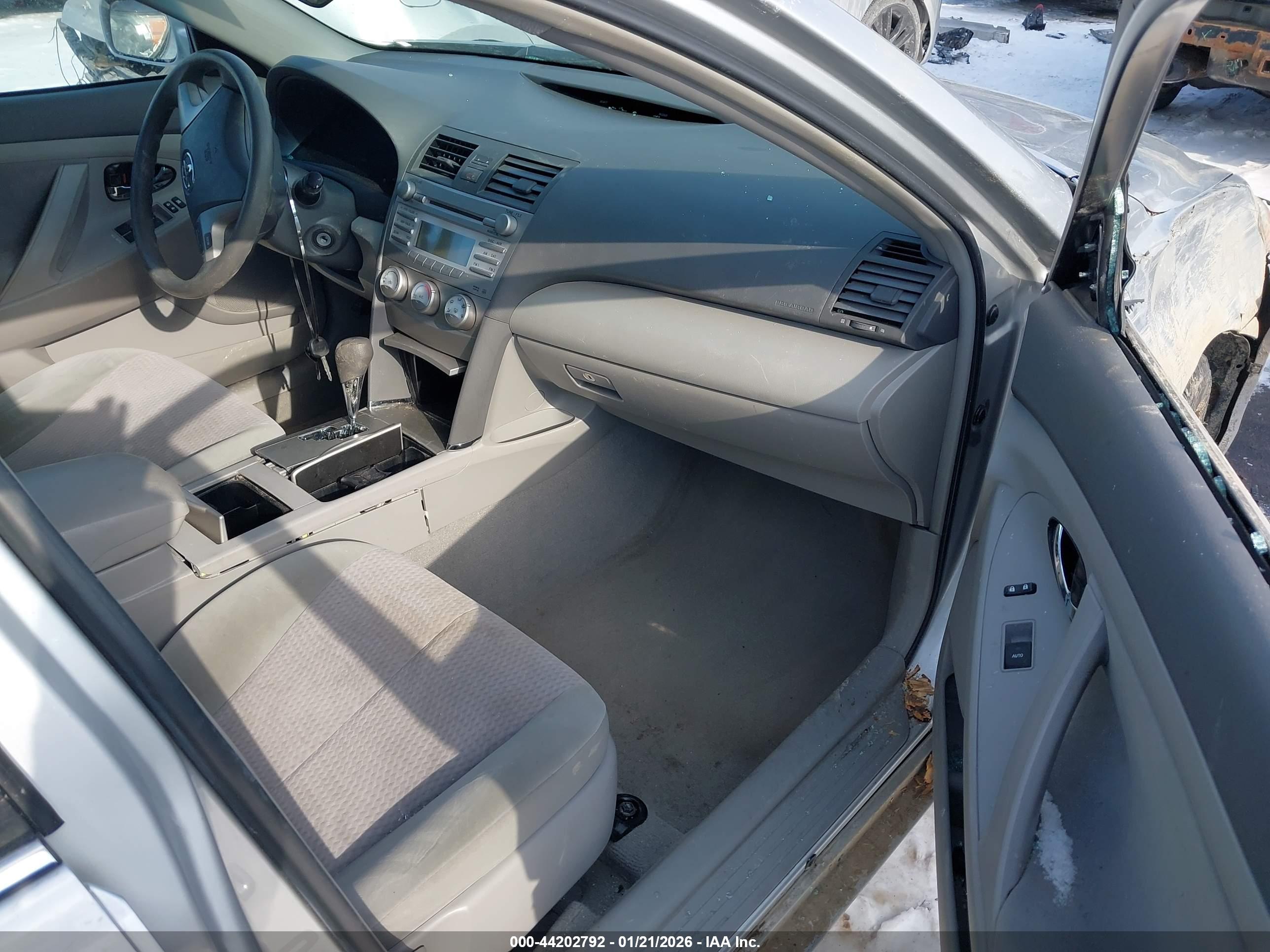 TOYOTA CAMRY image 5