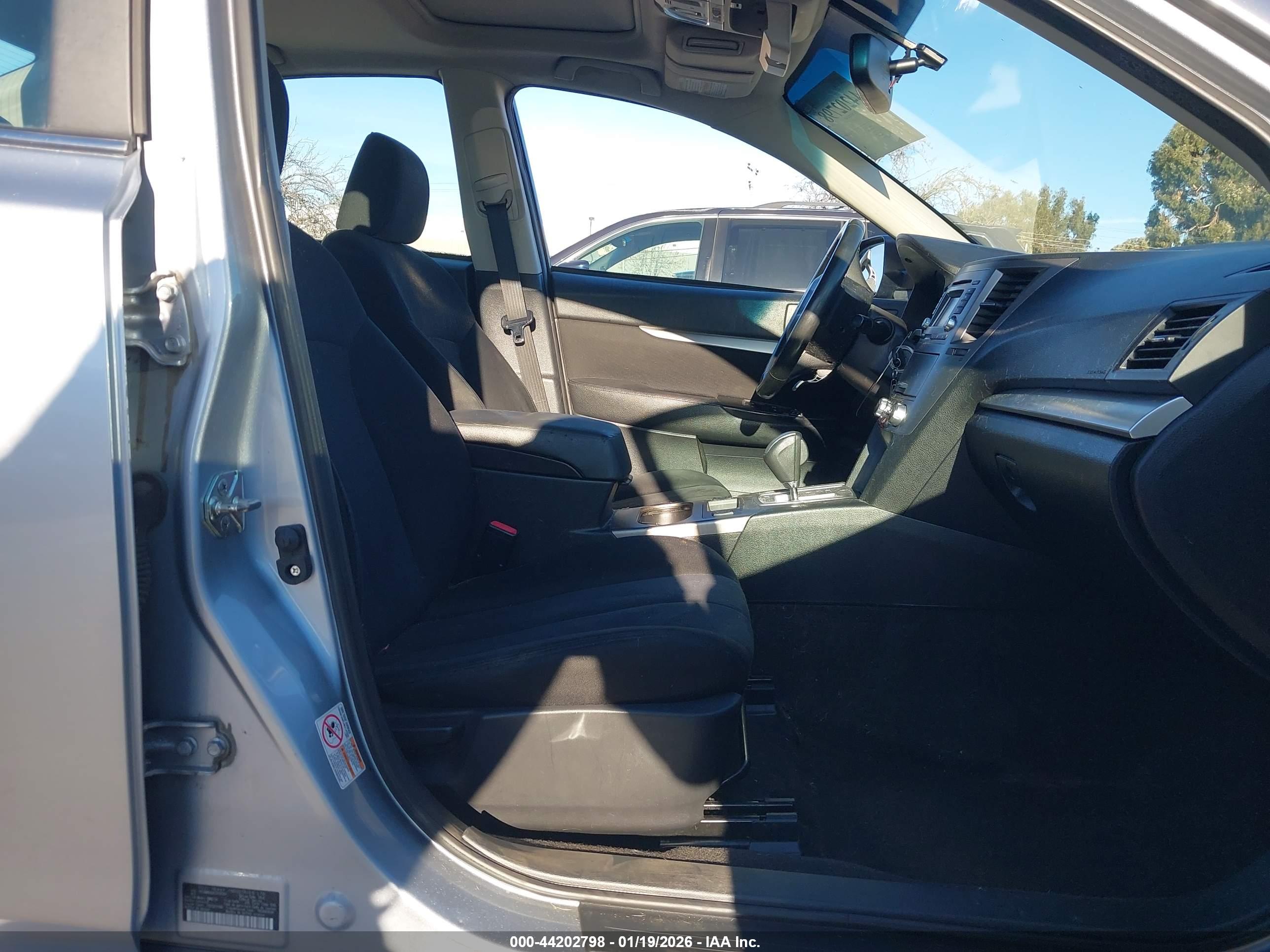 SUBARU LEGACY image 5