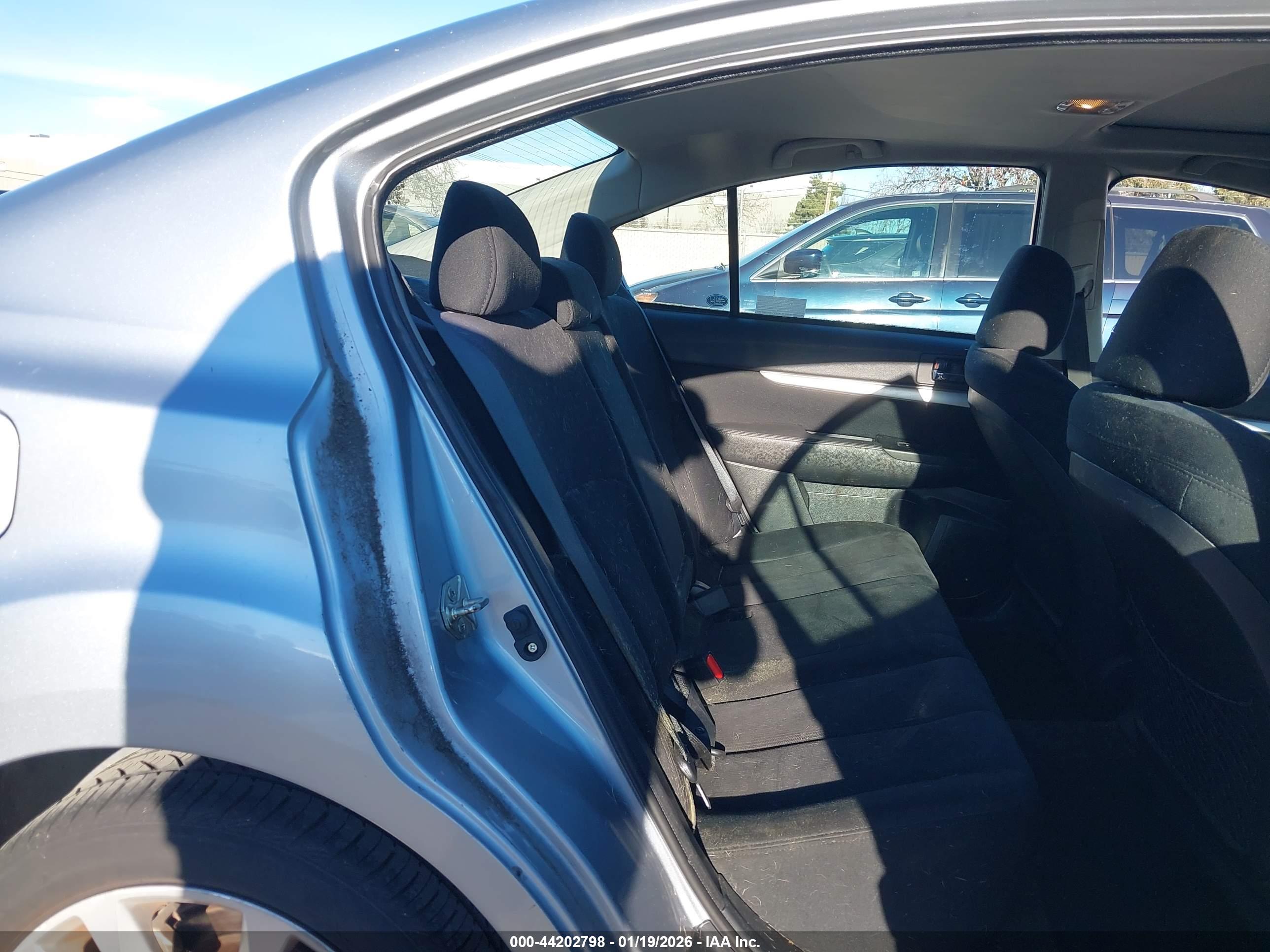 SUBARU LEGACY image 8