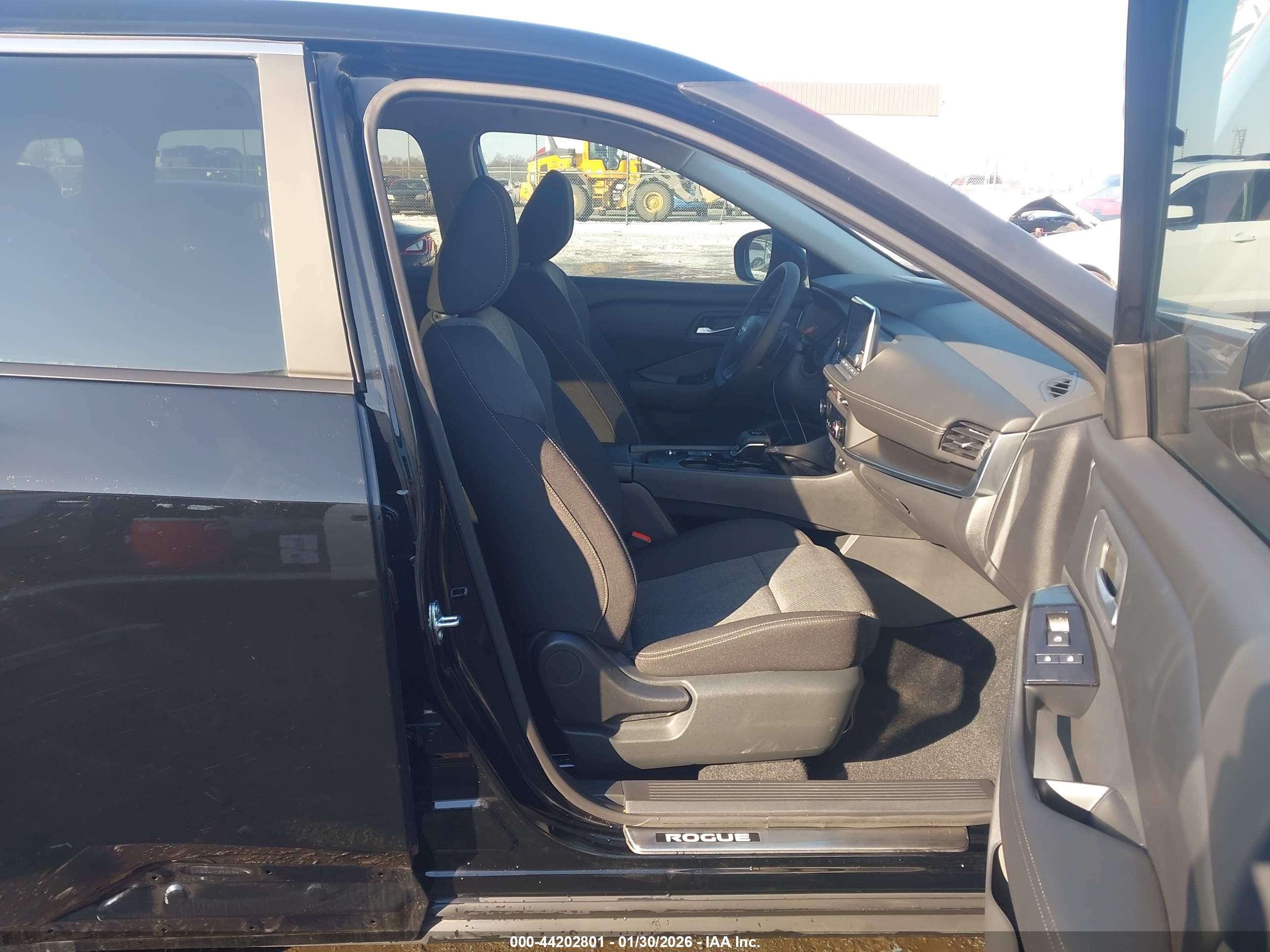 NISSAN ROGUE image 5