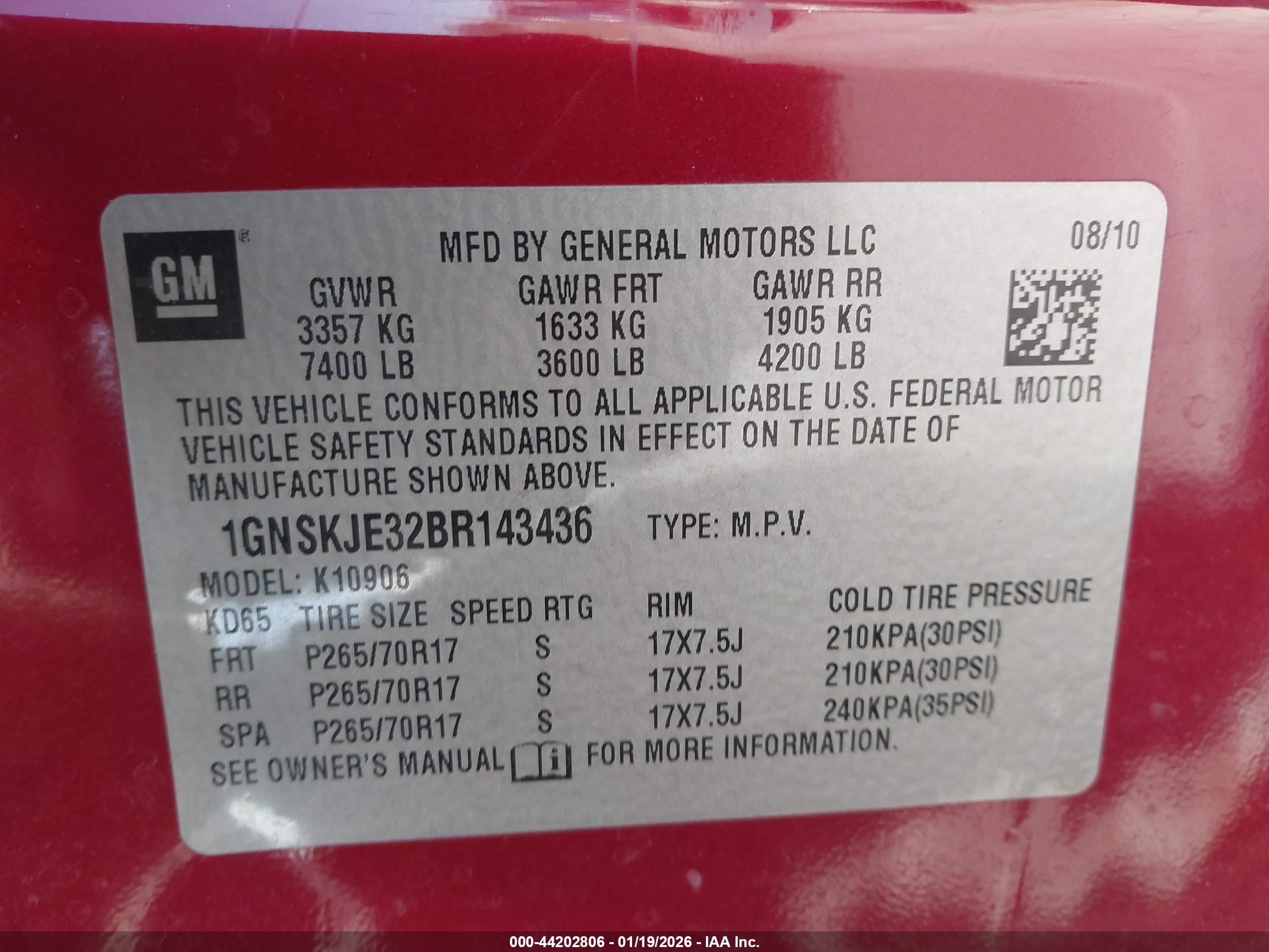 CHEVROLET SUBURBAN image 9