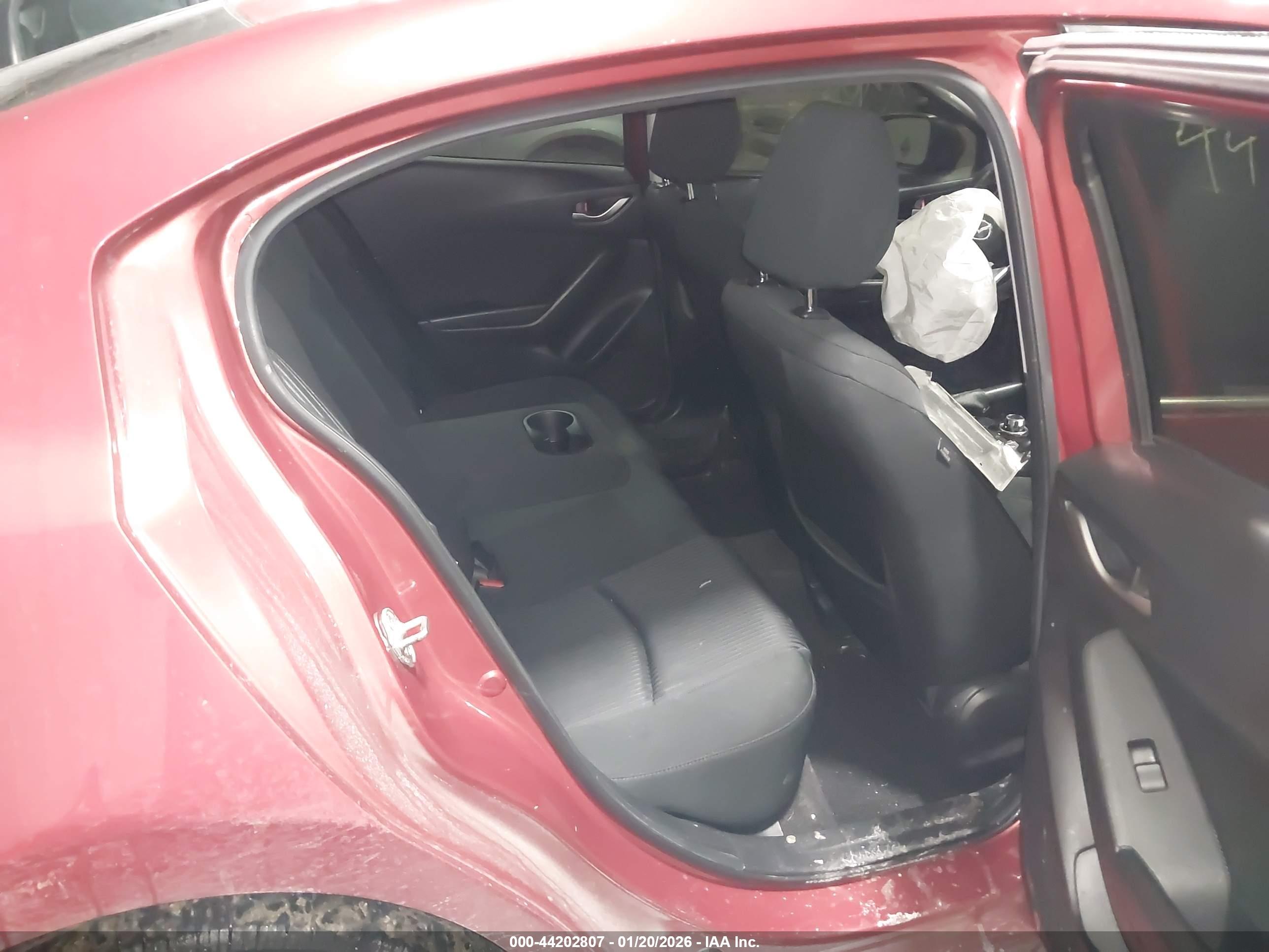 MAZDA MAZDA3 image 8