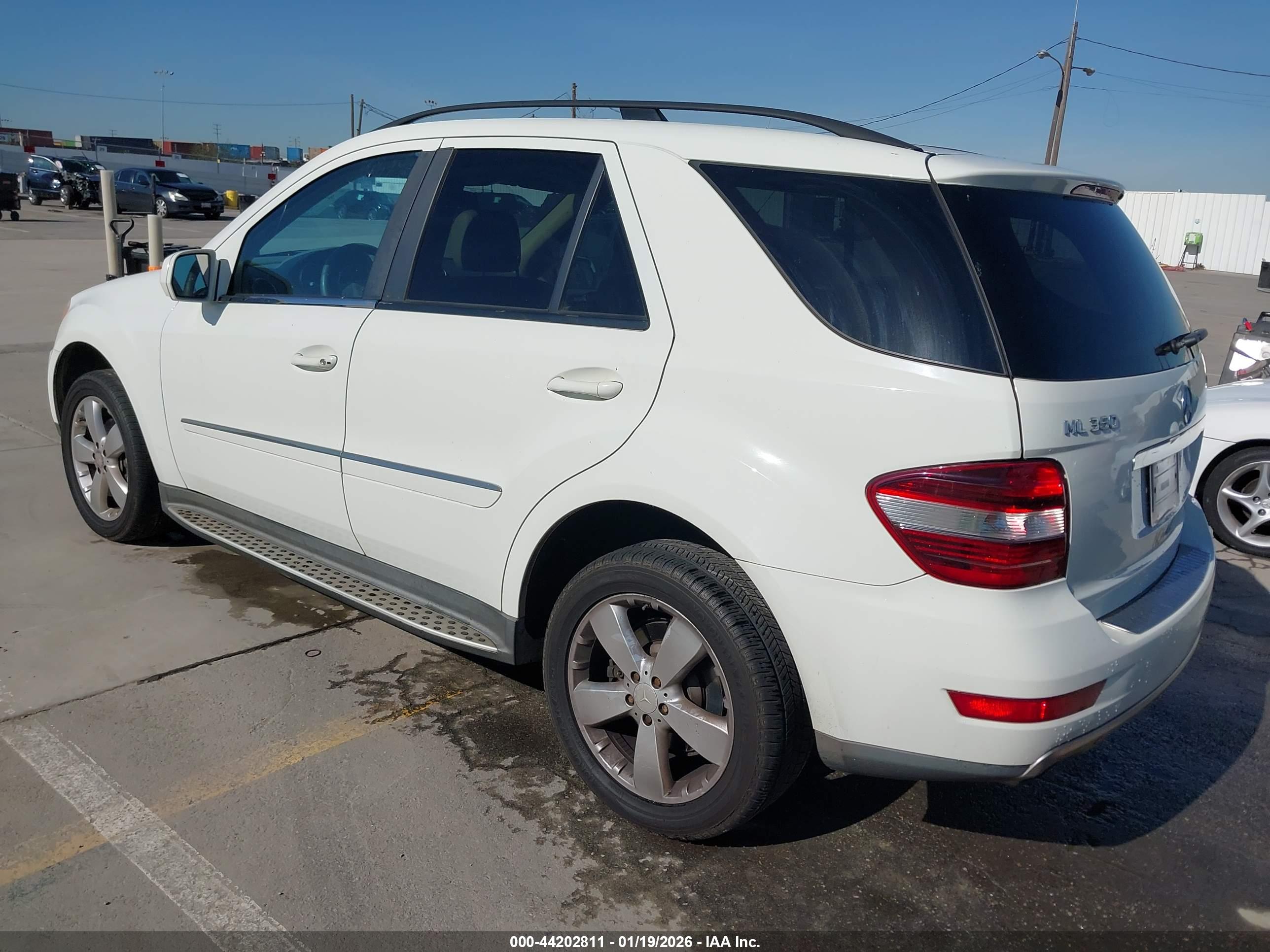 MERCEDES-BENZ ML image 3