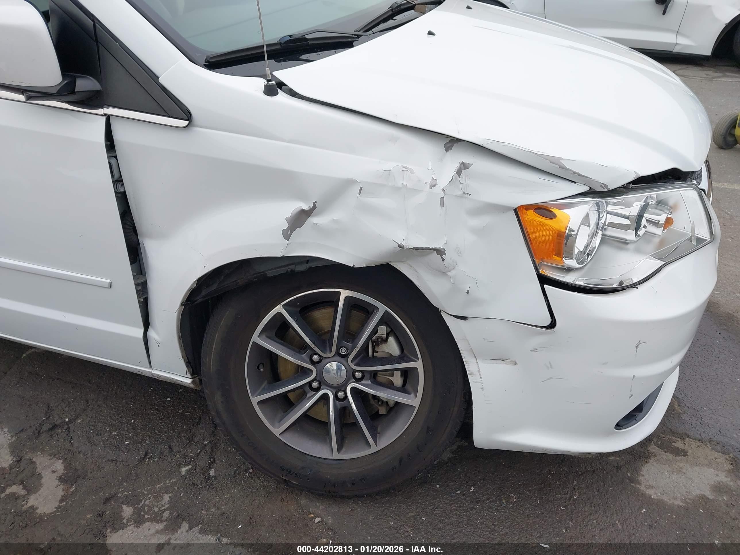 DODGE GRAND image 6