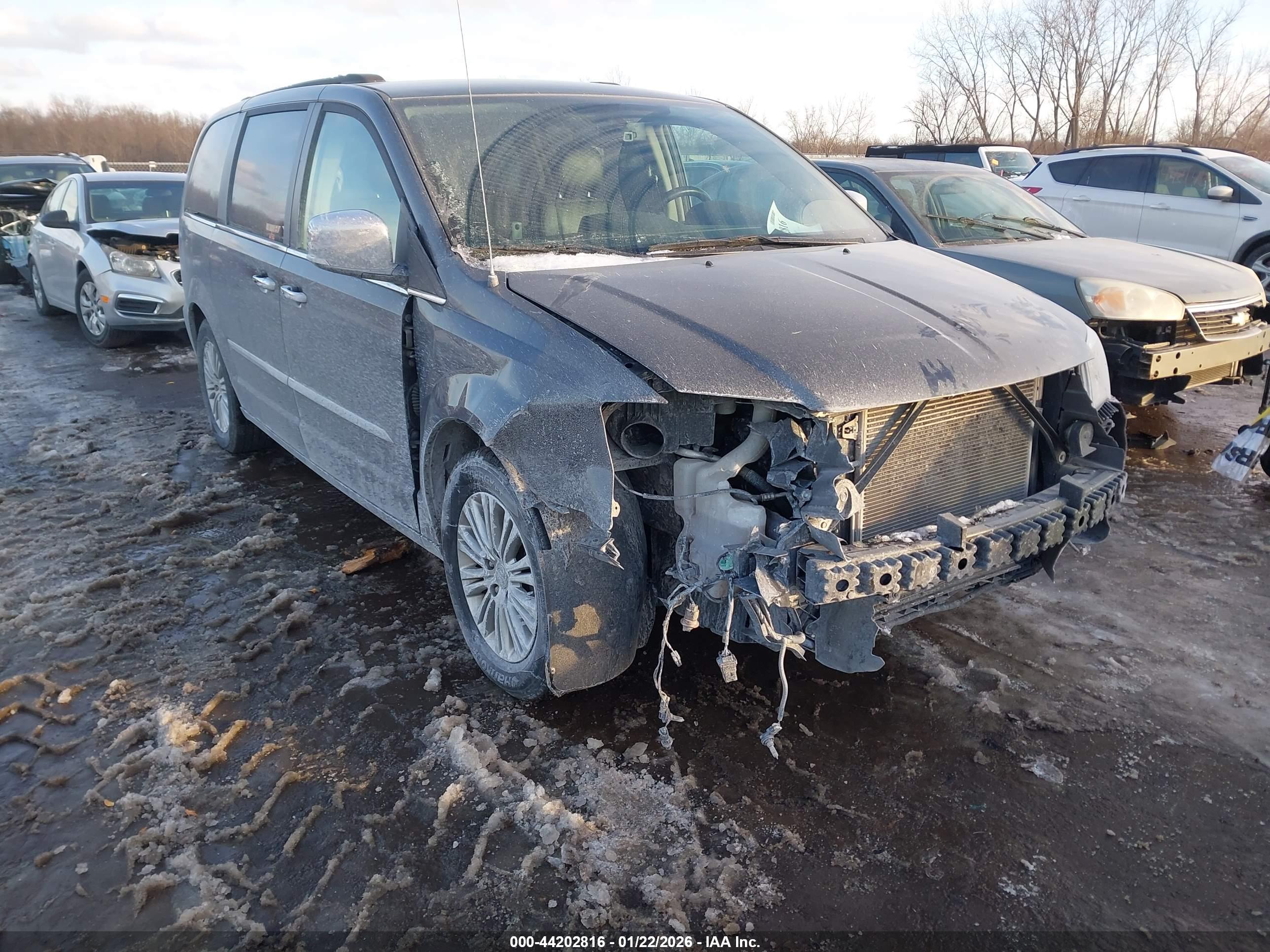 CHRYSLER TOWN image 6