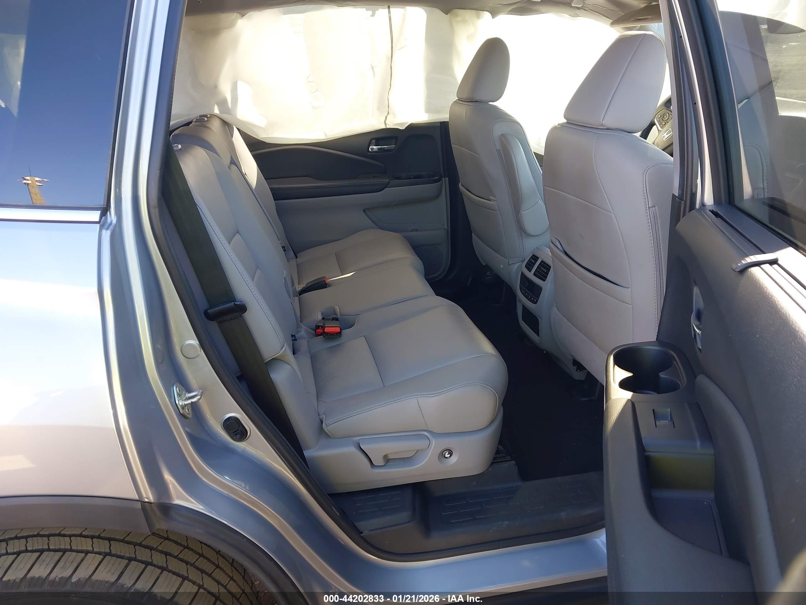 HONDA PILOT image 8