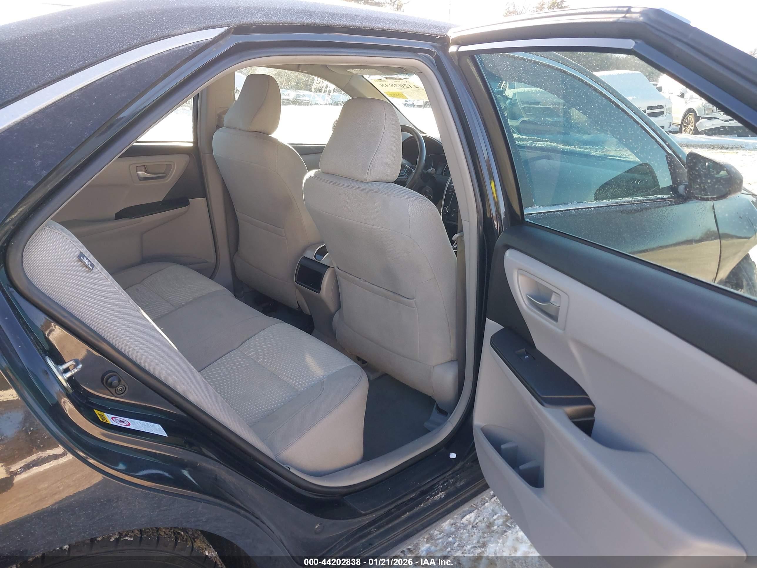 TOYOTA CAMRY image 8