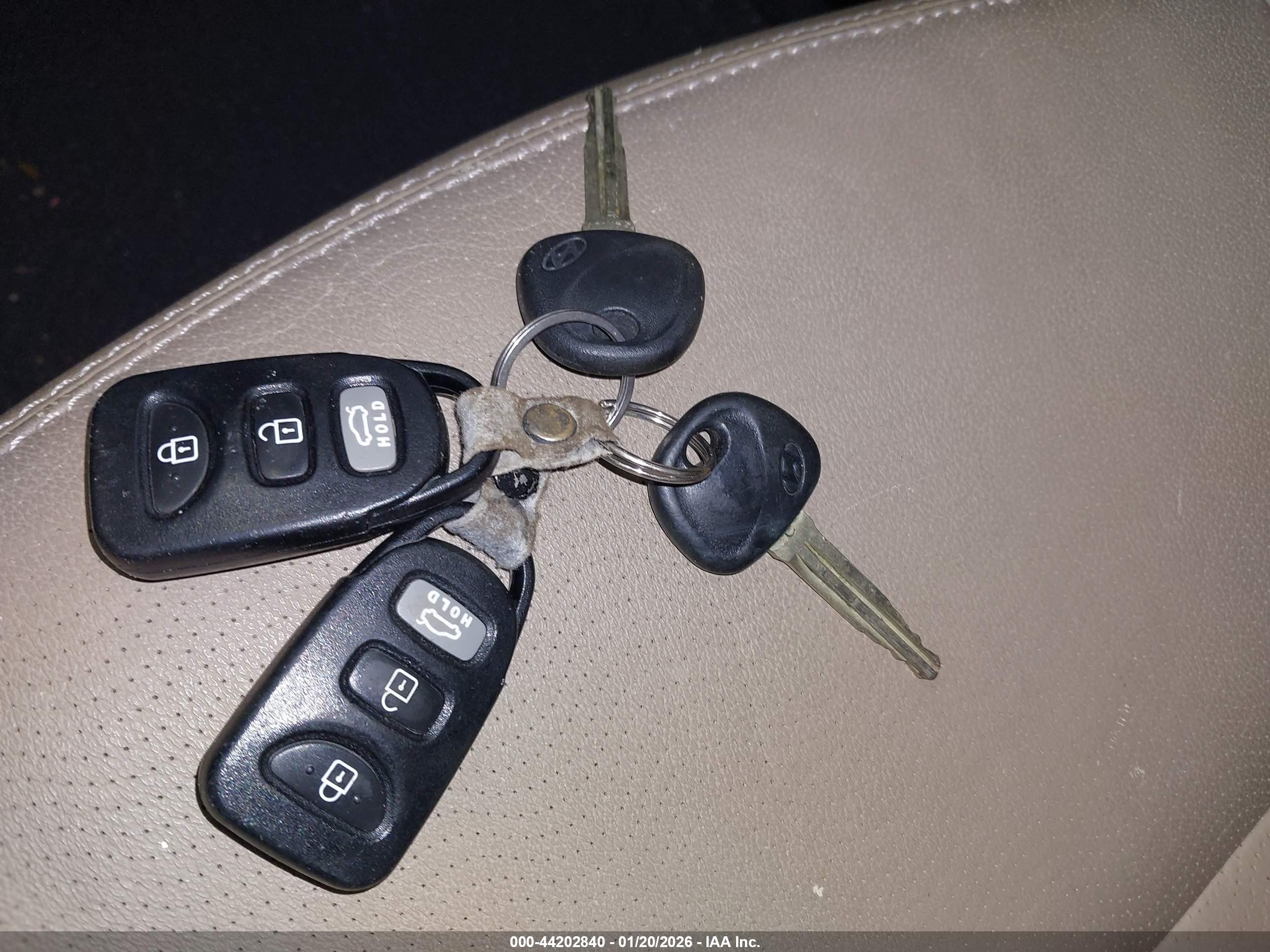 HYUNDAI ELANTRA image 11