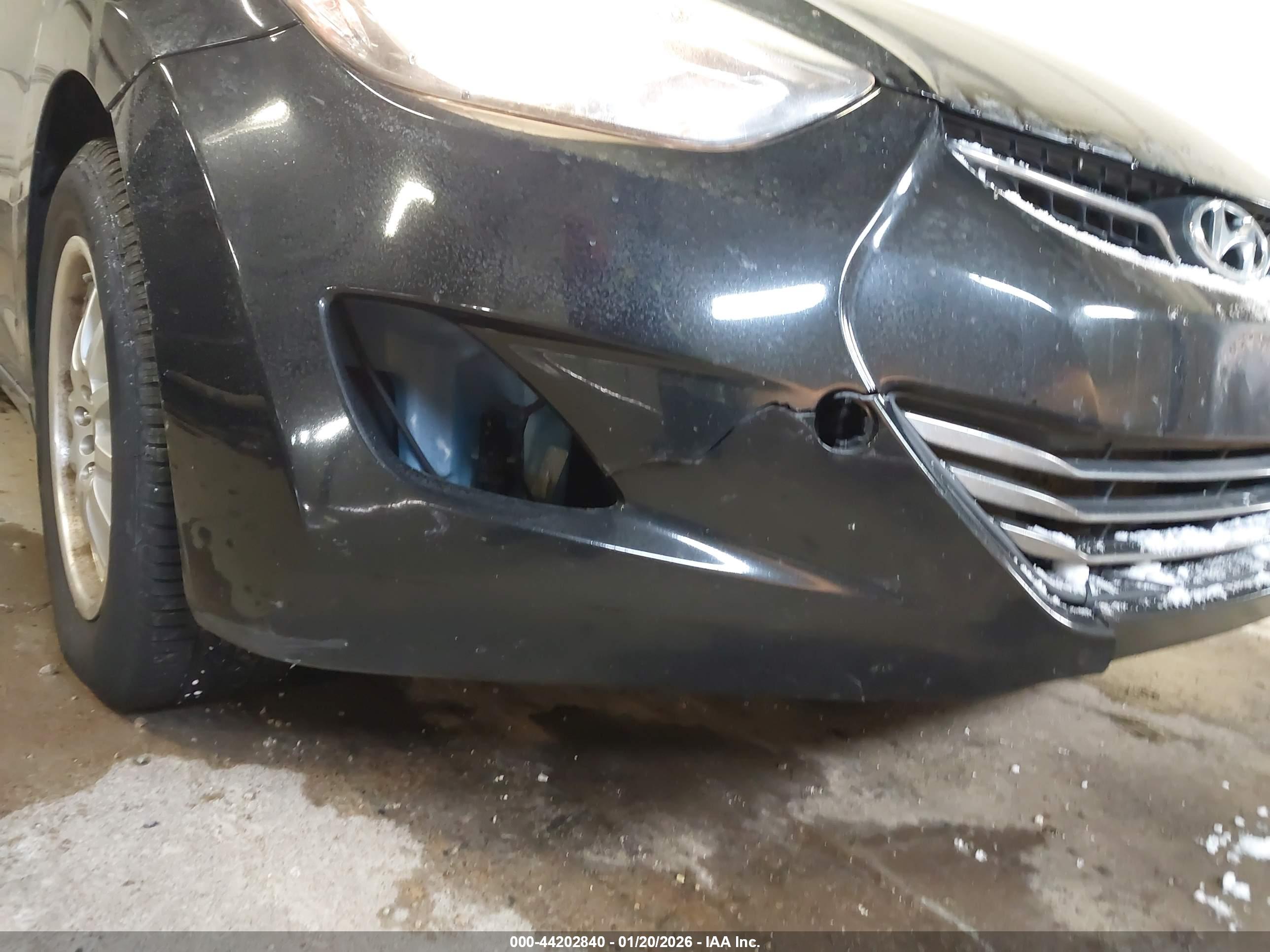 HYUNDAI ELANTRA image 6