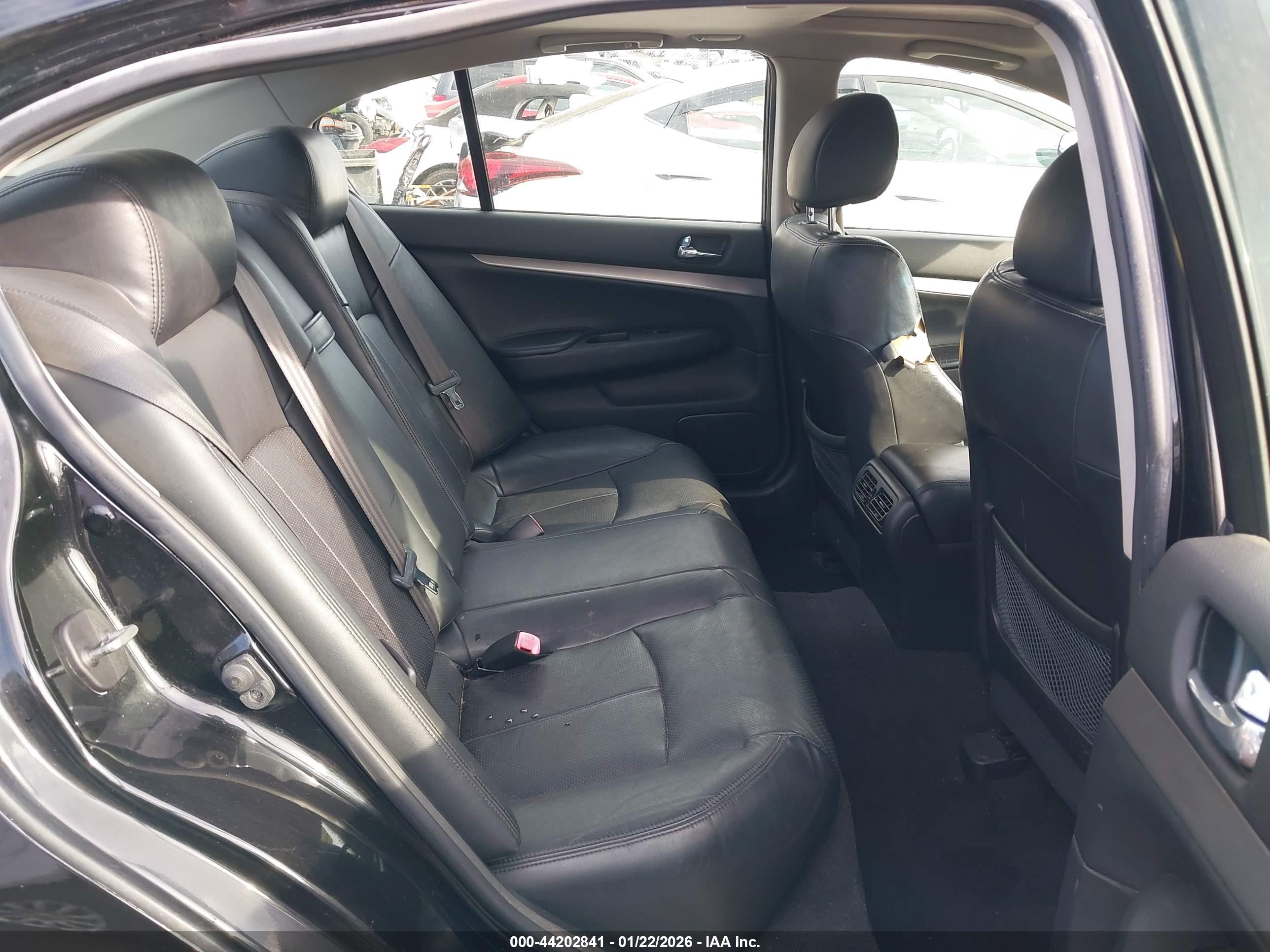 INFINITI G37X image 8
