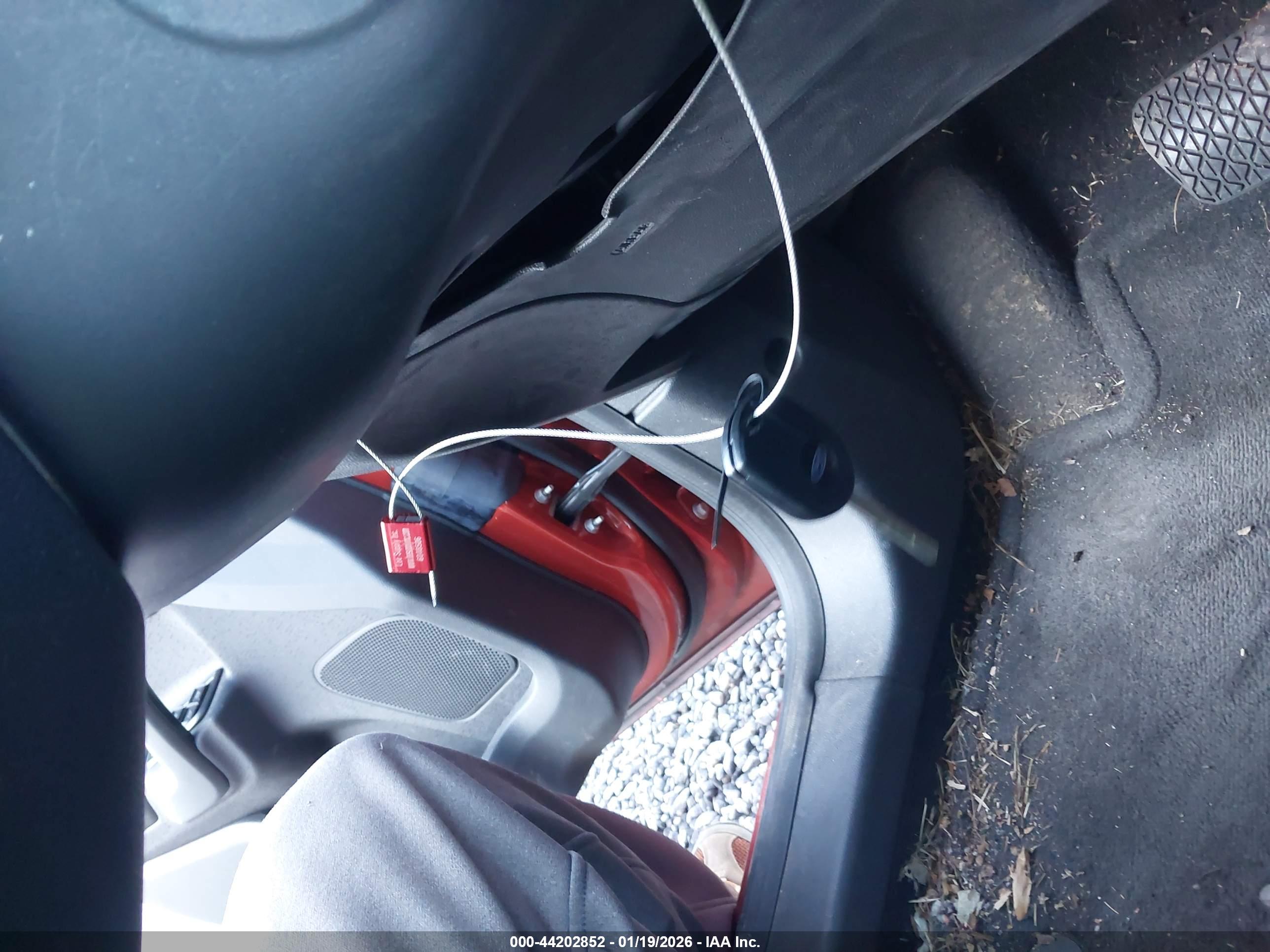 FORD FIESTA image 11