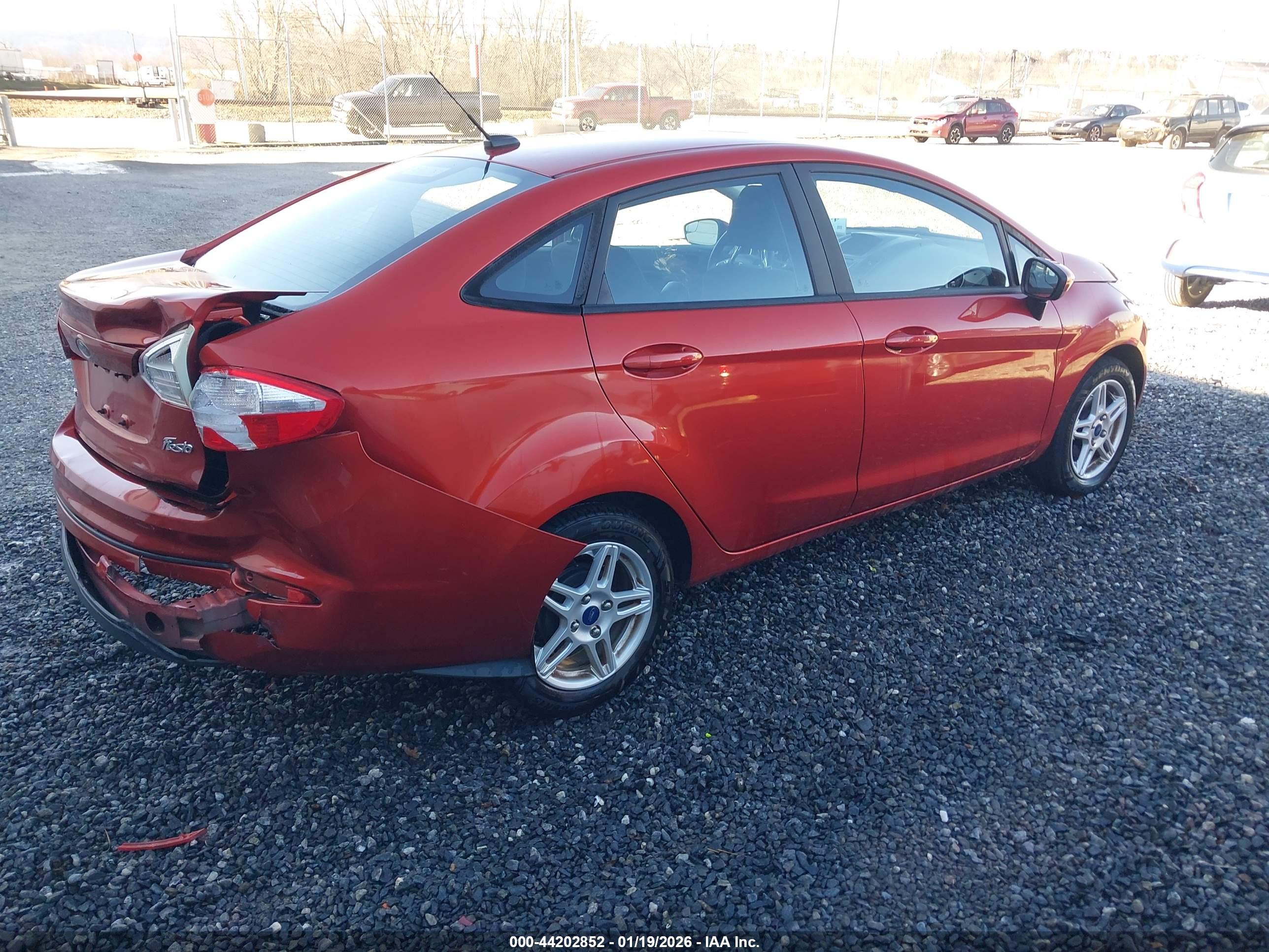 FORD FIESTA image 4