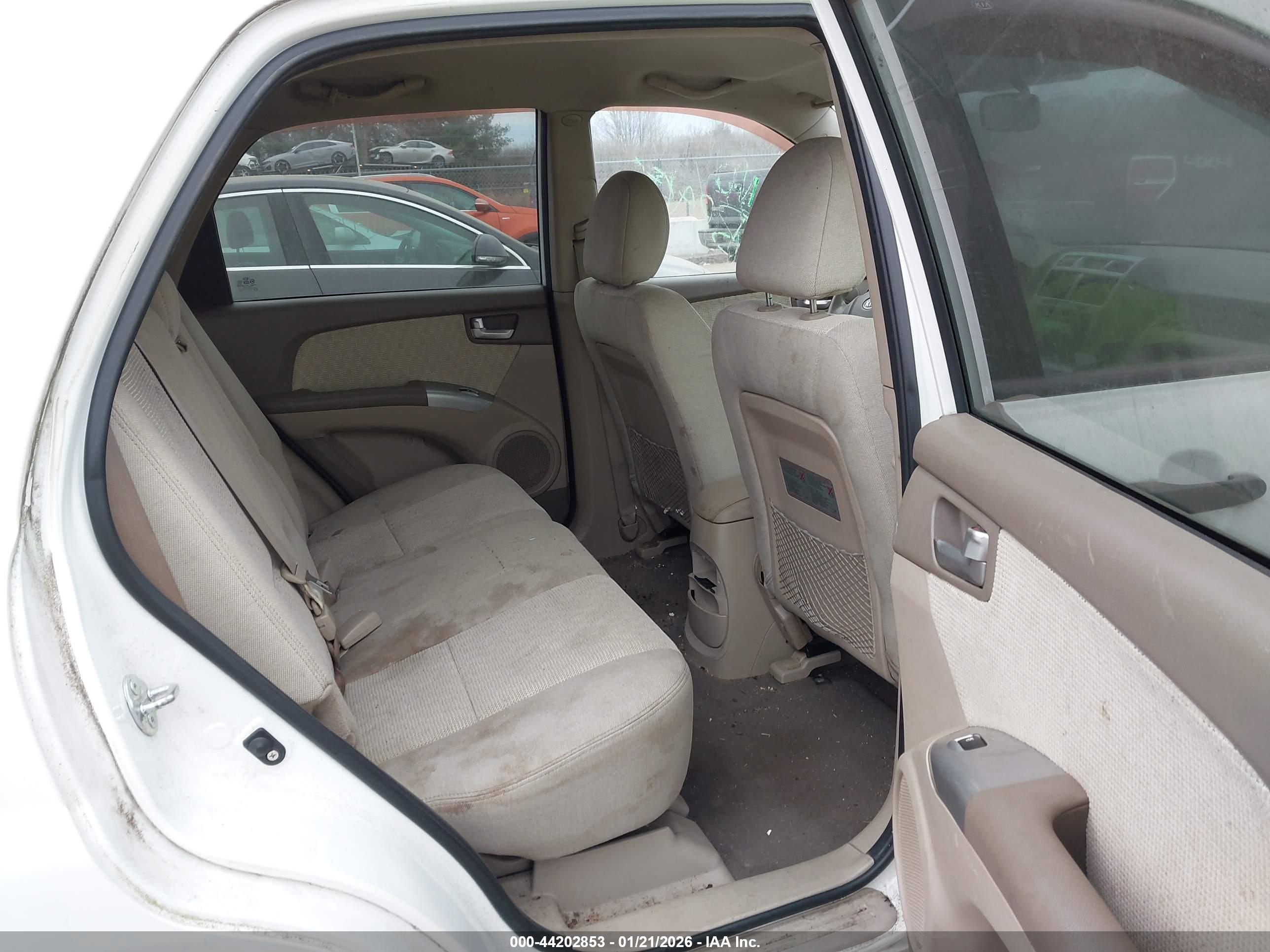 KIA SPORTAGE image 8