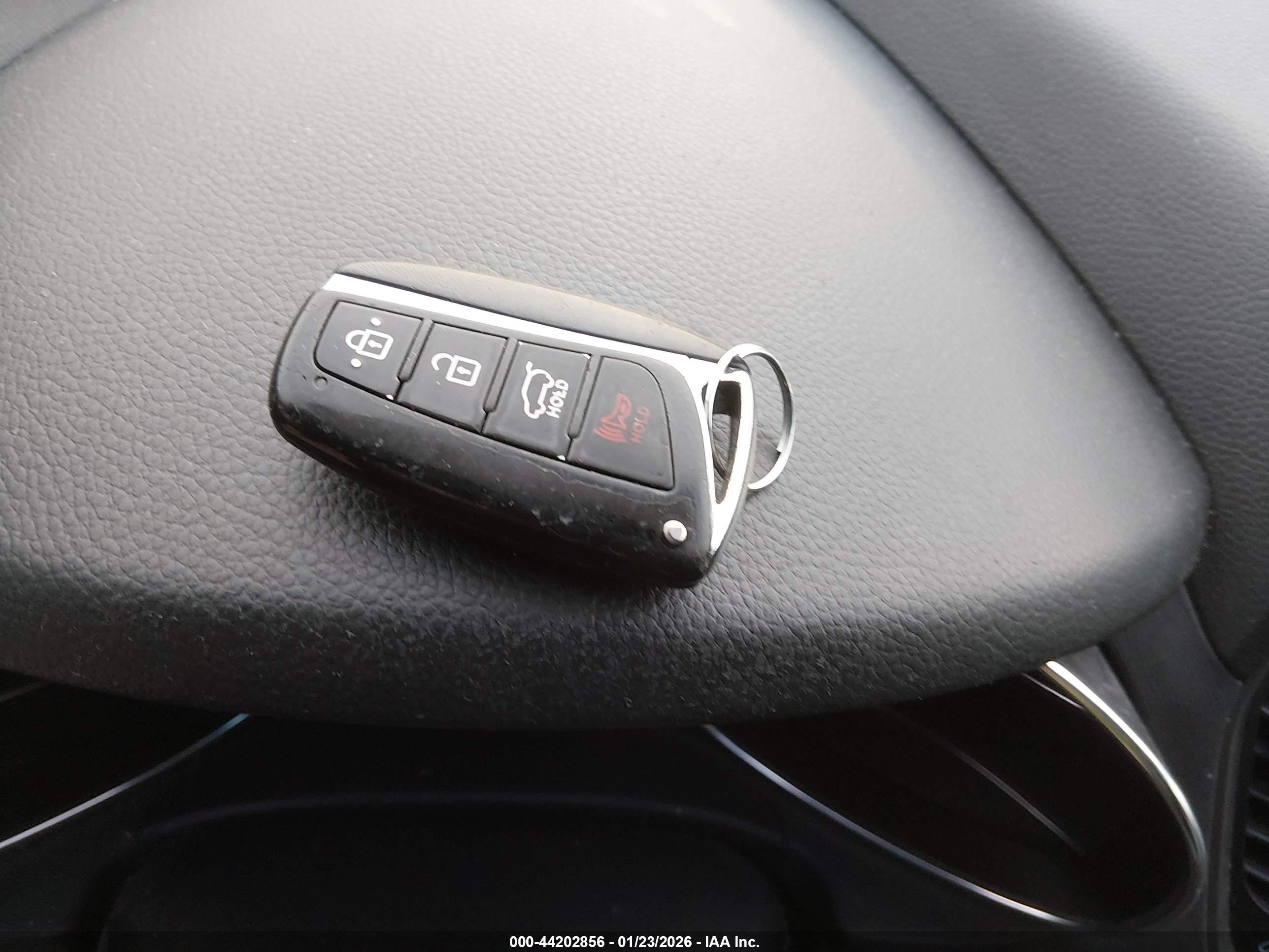 HYUNDAI SANTA image 11