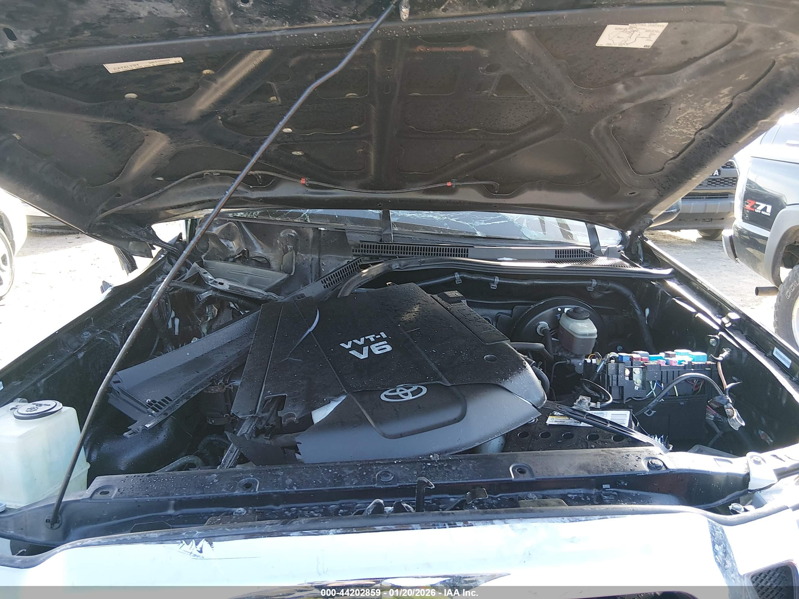 TOYOTA TACOMA image 10