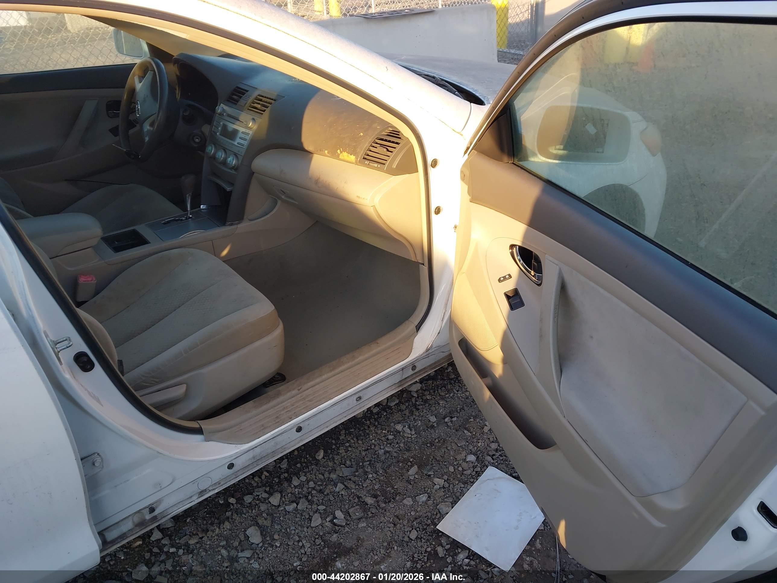 TOYOTA CAMRY image 5