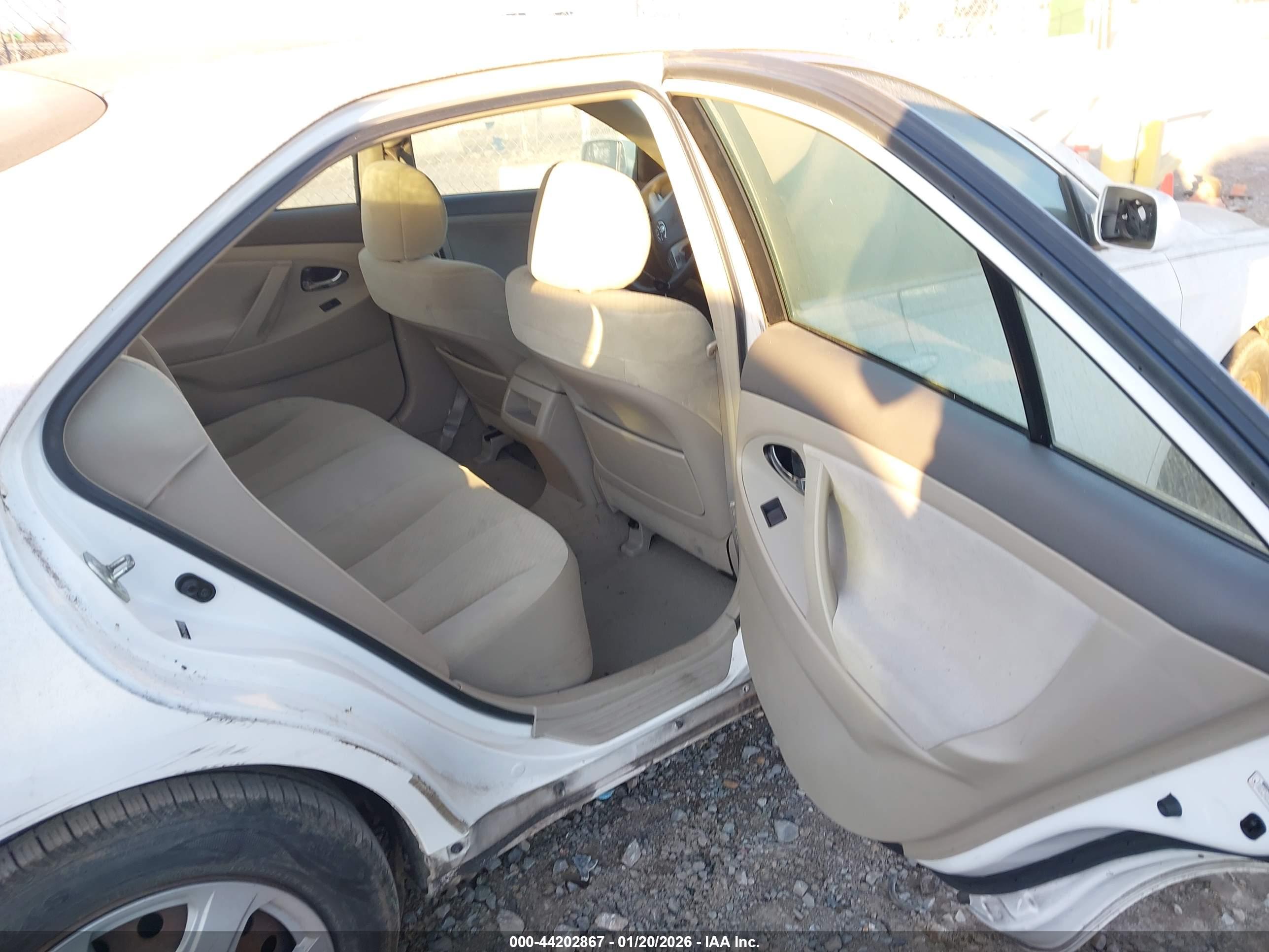 TOYOTA CAMRY image 8