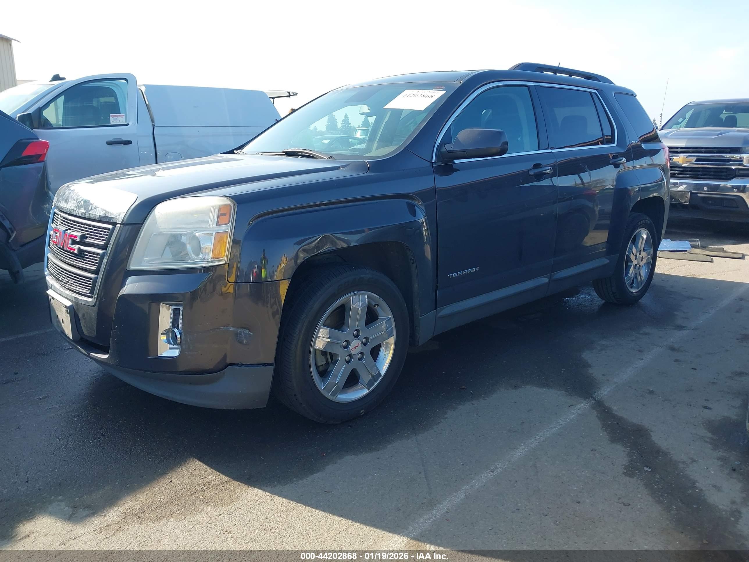 GMC TERRAIN image 2