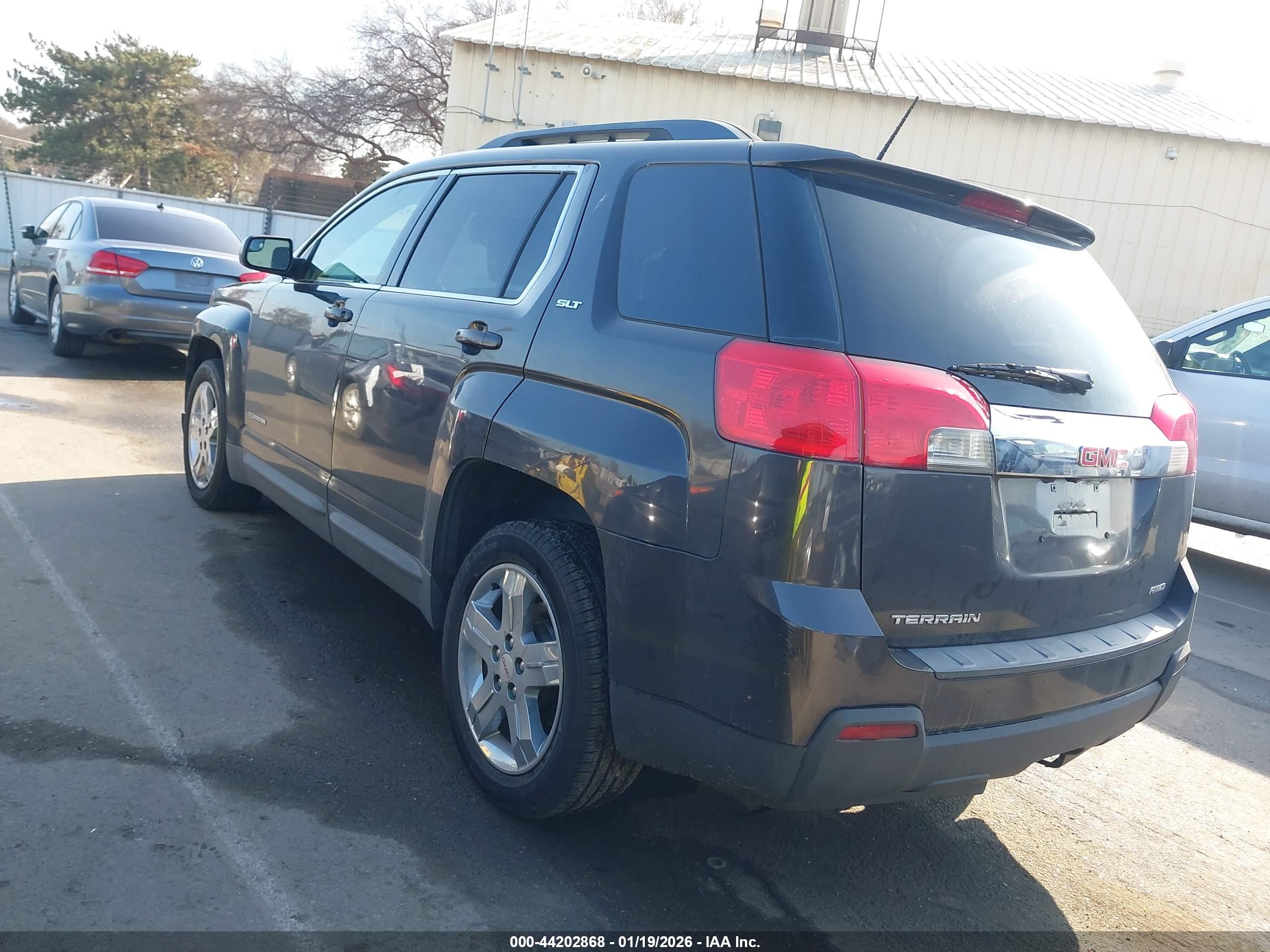 GMC TERRAIN image 3