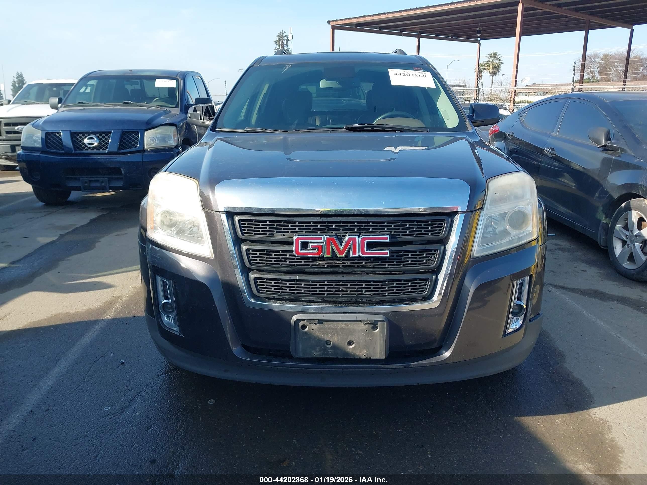 GMC TERRAIN image 6