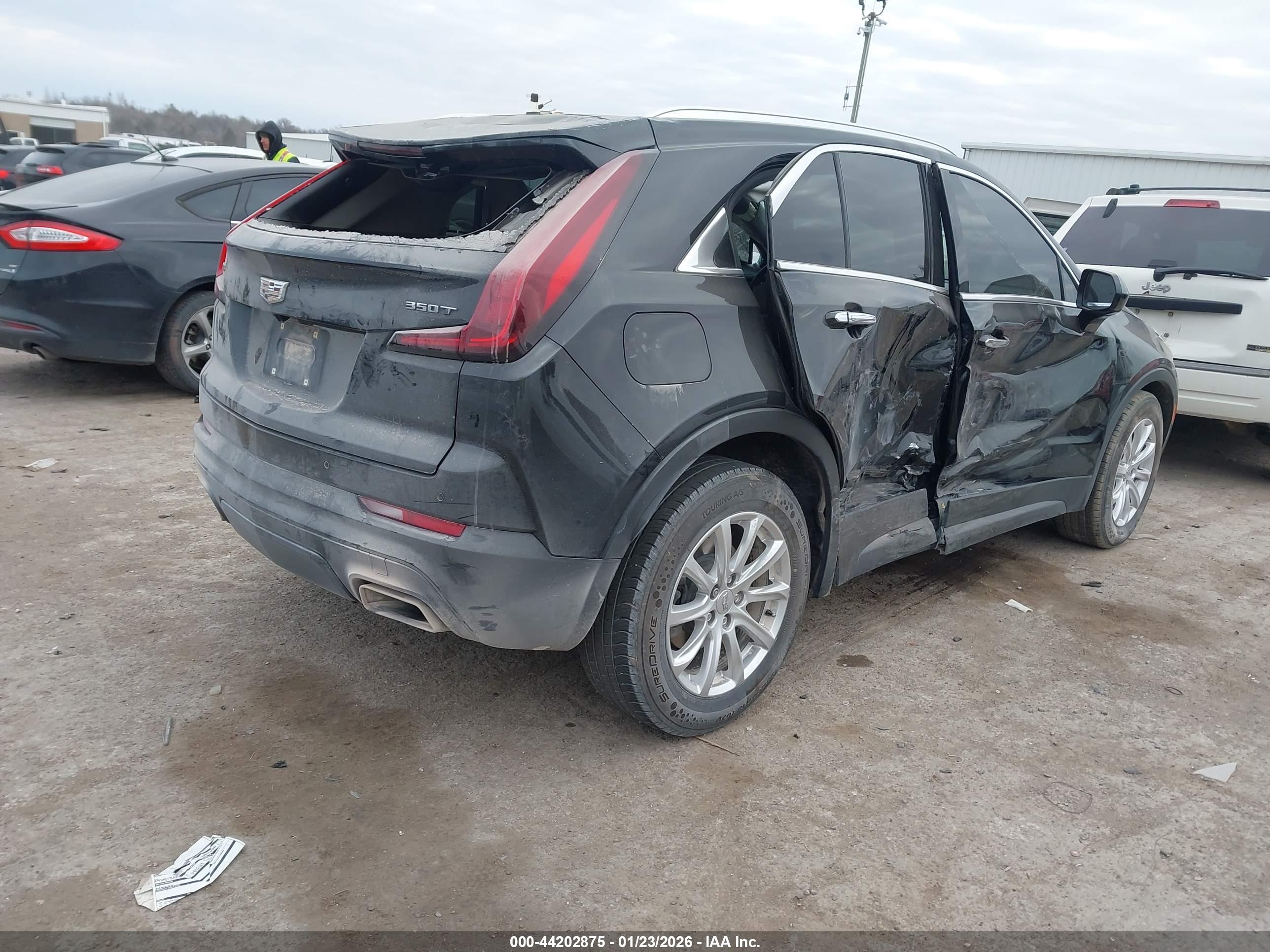 CADILLAC XT4 image 4