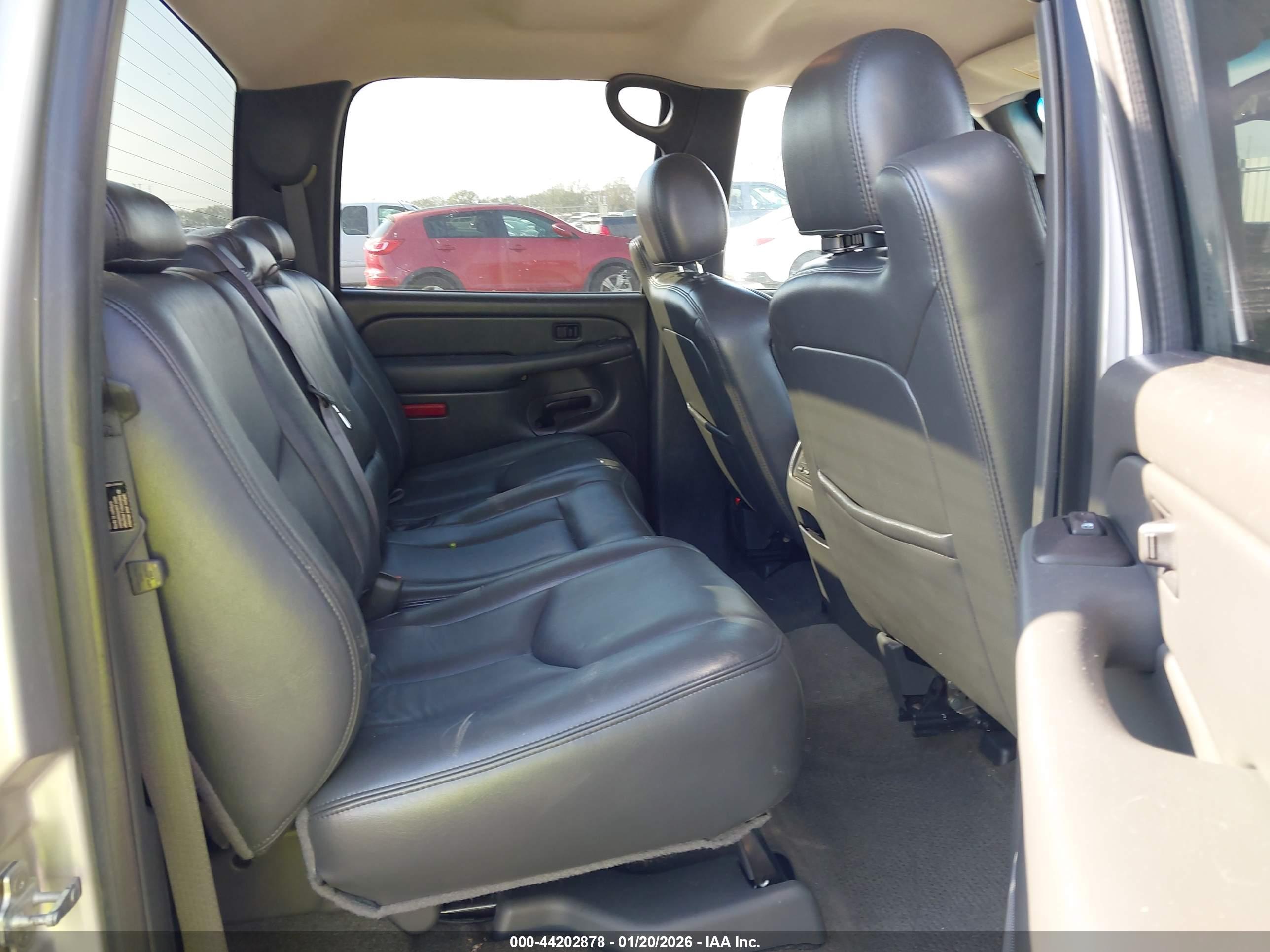 GMC SIERRA image 8