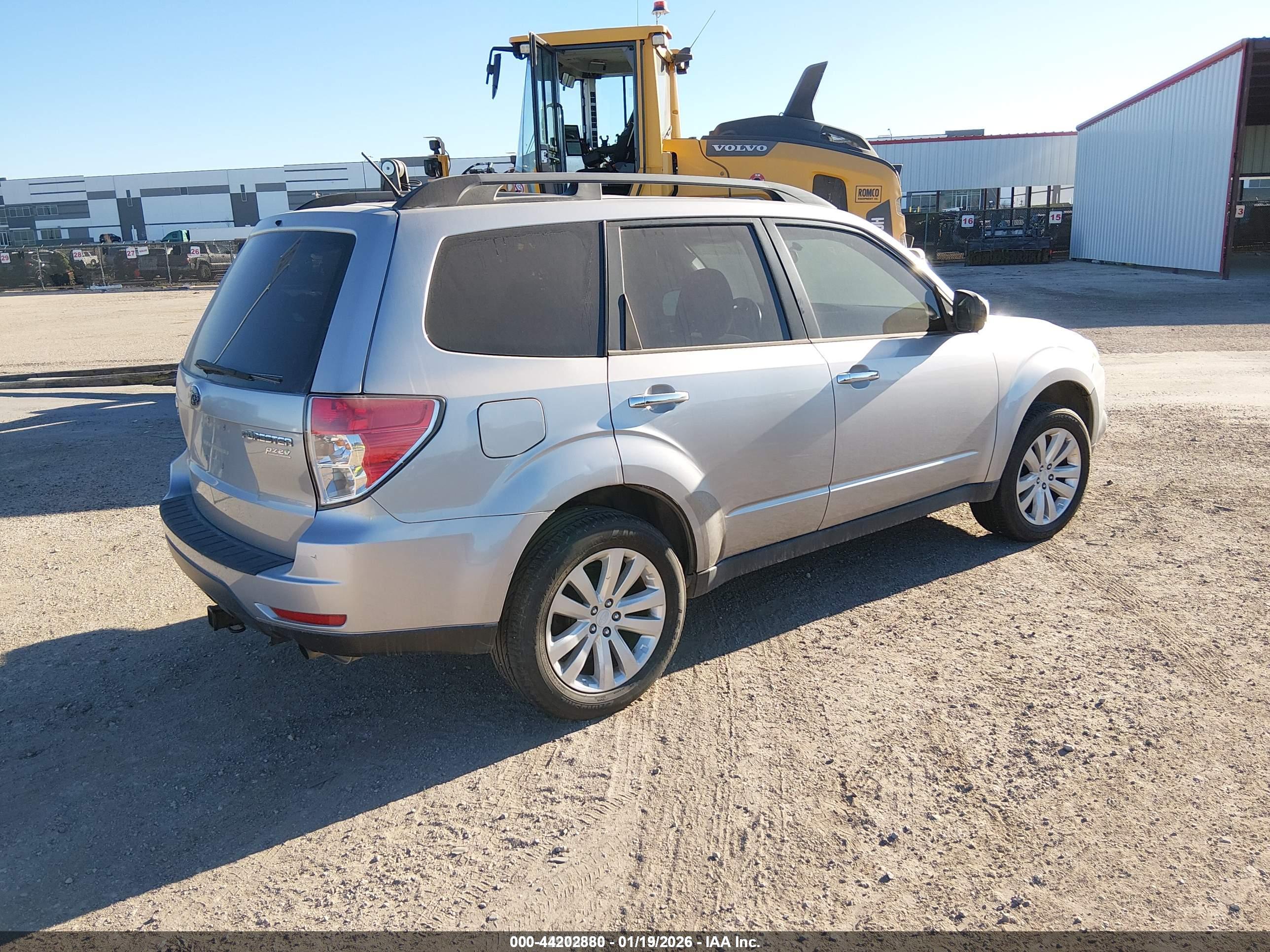 SUBARU FORESTER image 4