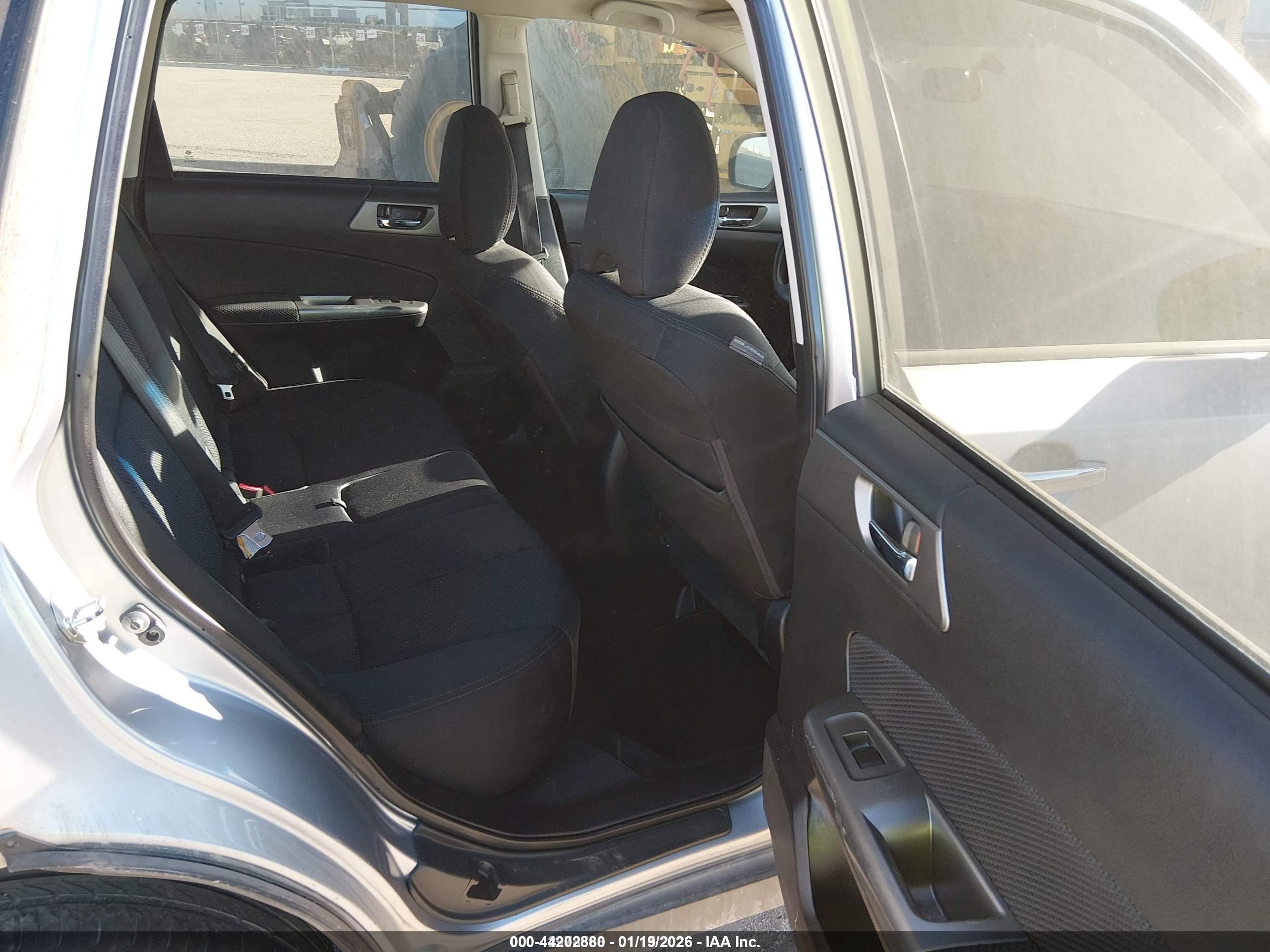 SUBARU FORESTER image 8