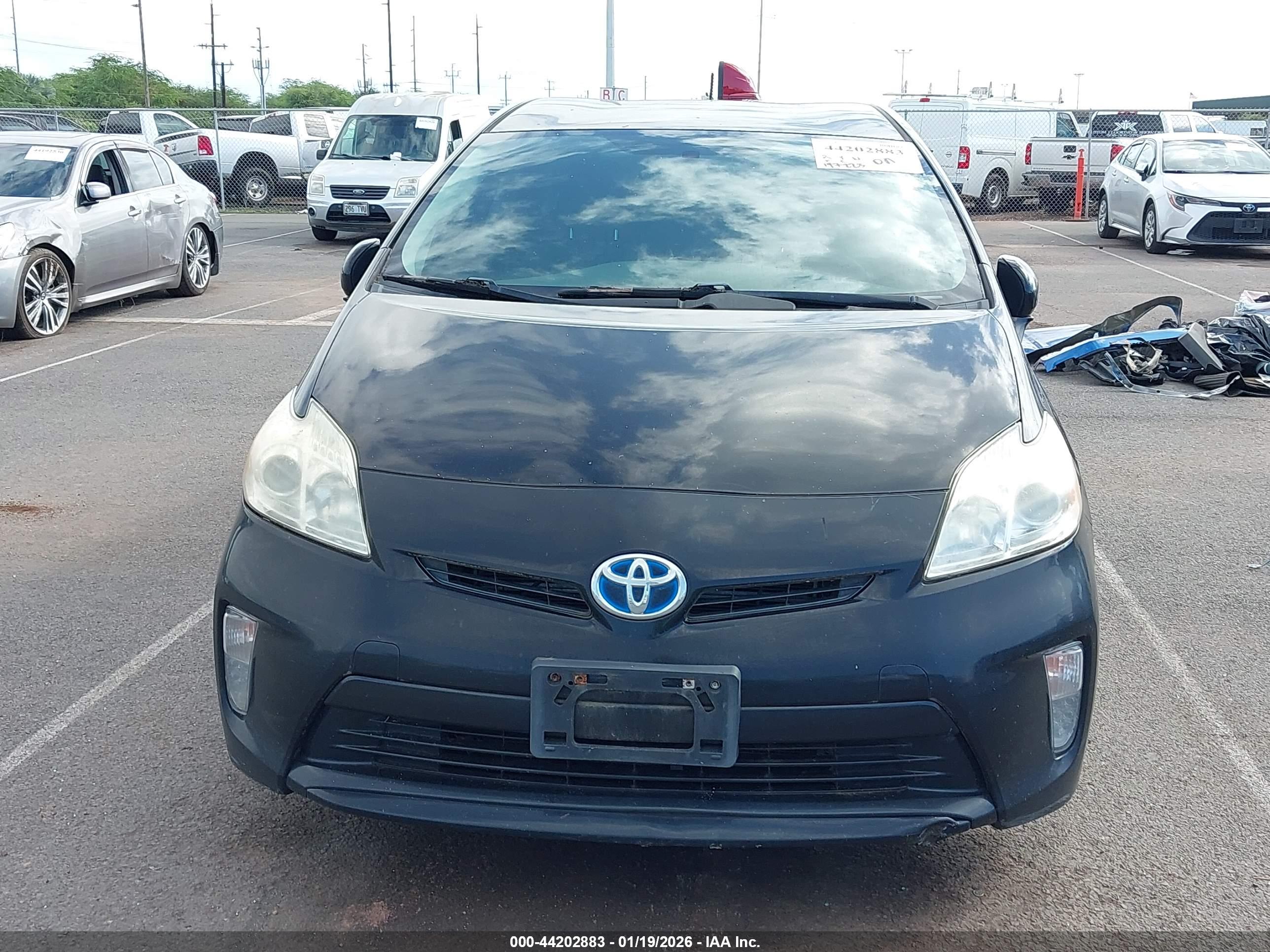 TOYOTA PRIUS image 6
