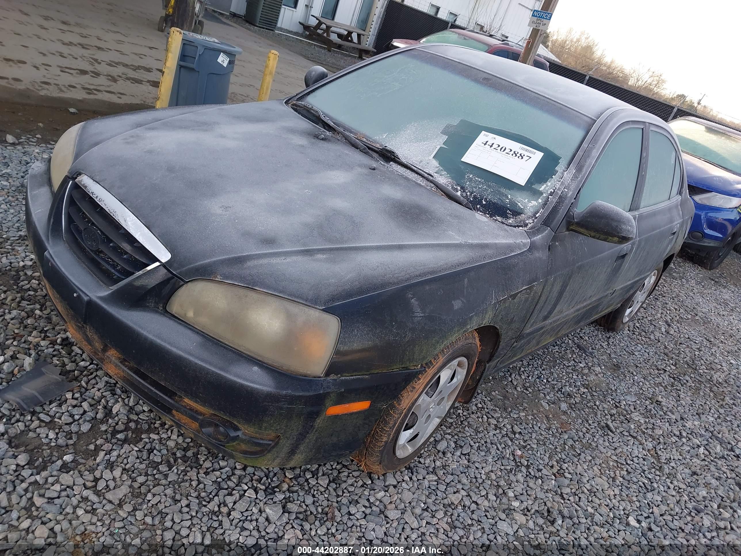 HYUNDAI ELANTRA image 2