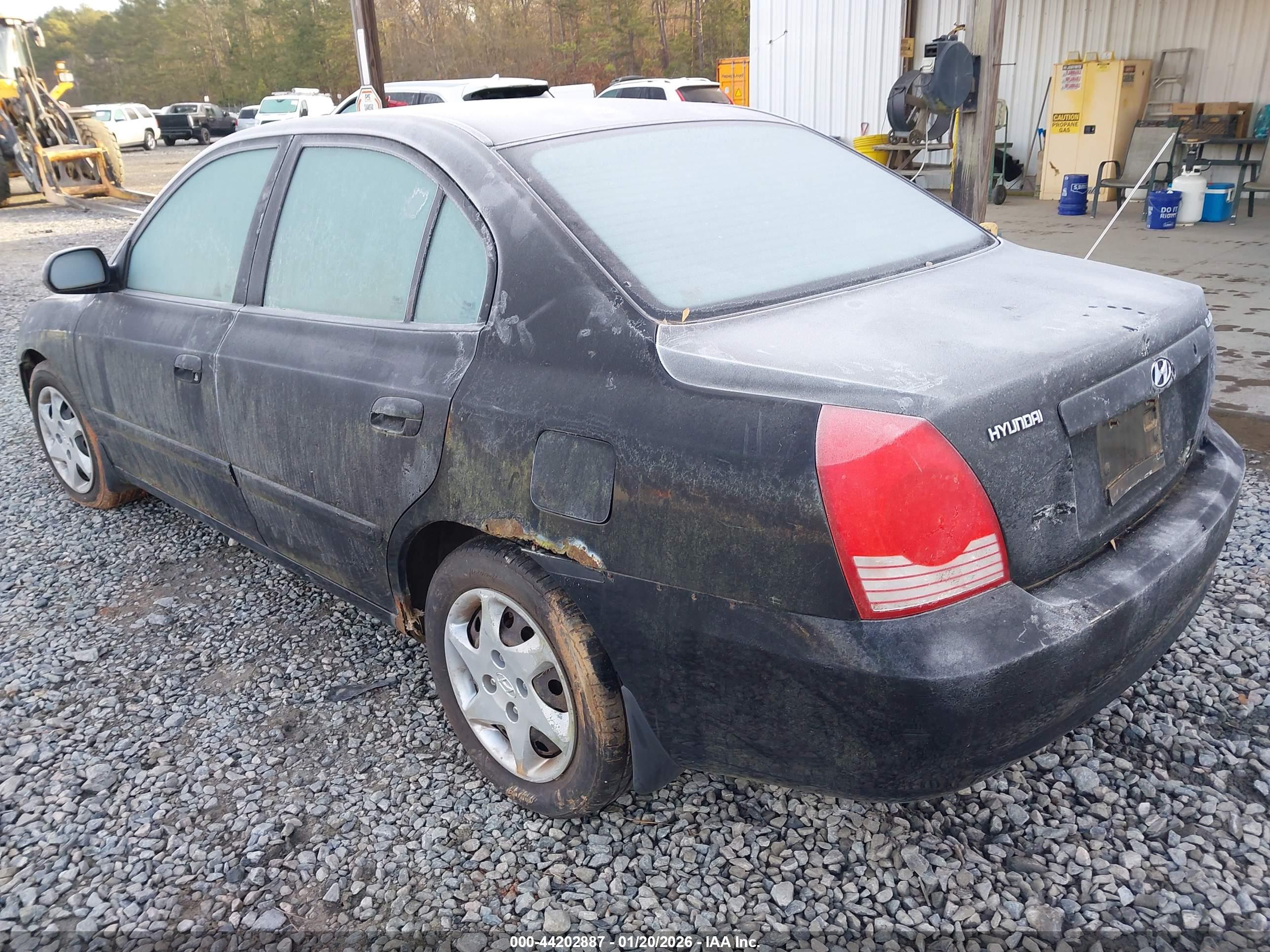 HYUNDAI ELANTRA image 3