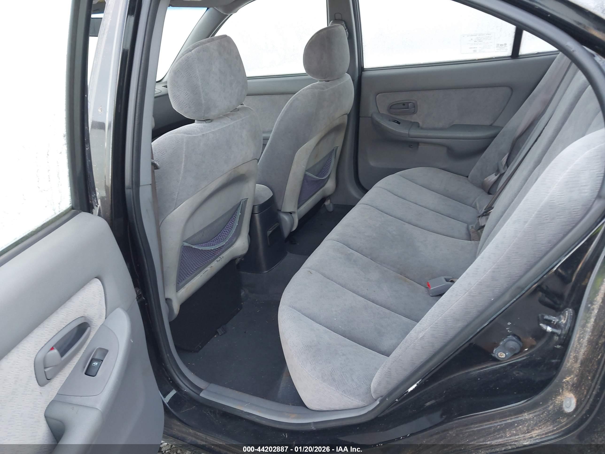 HYUNDAI ELANTRA image 8