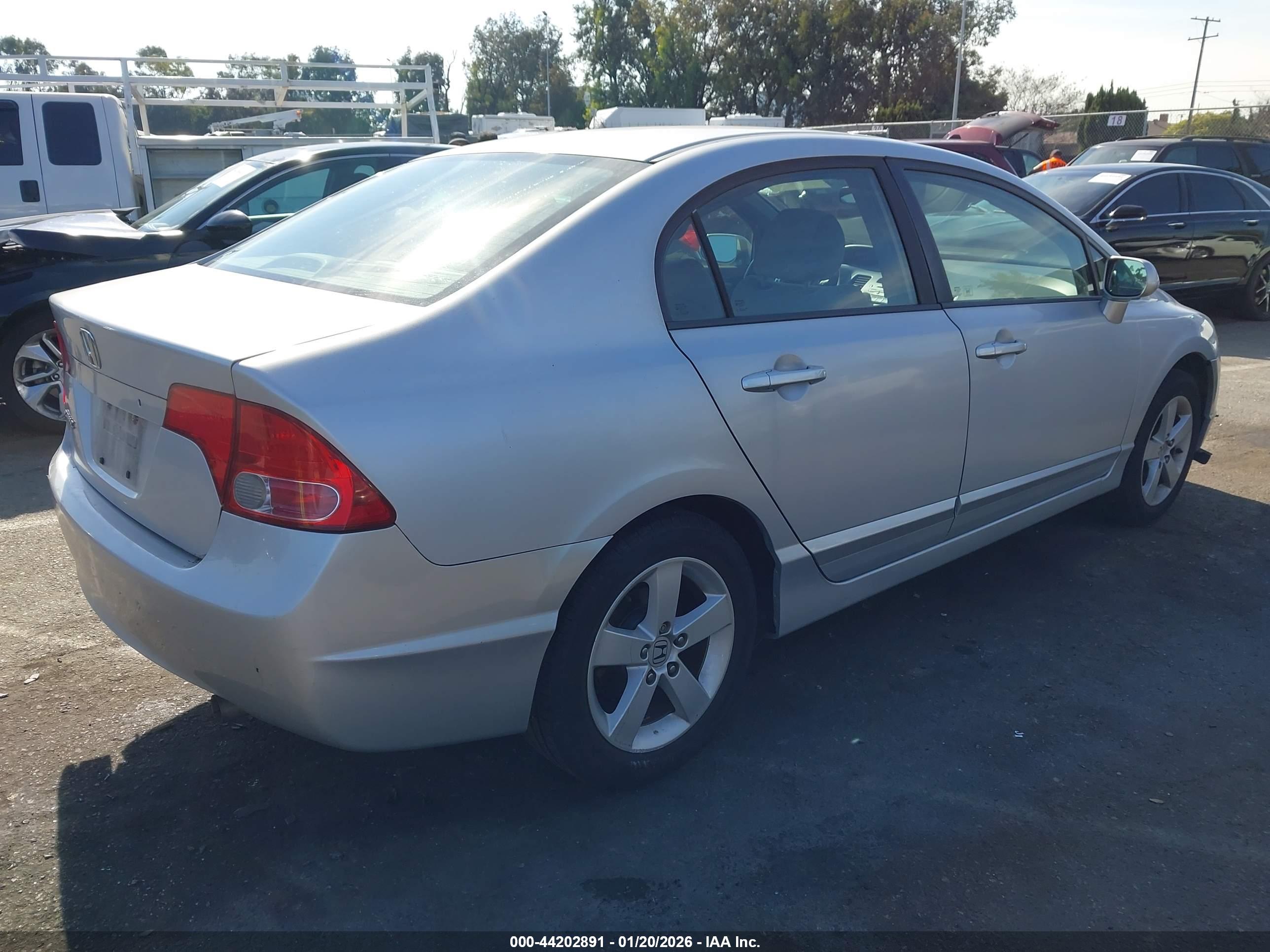HONDA CIVIC image 4