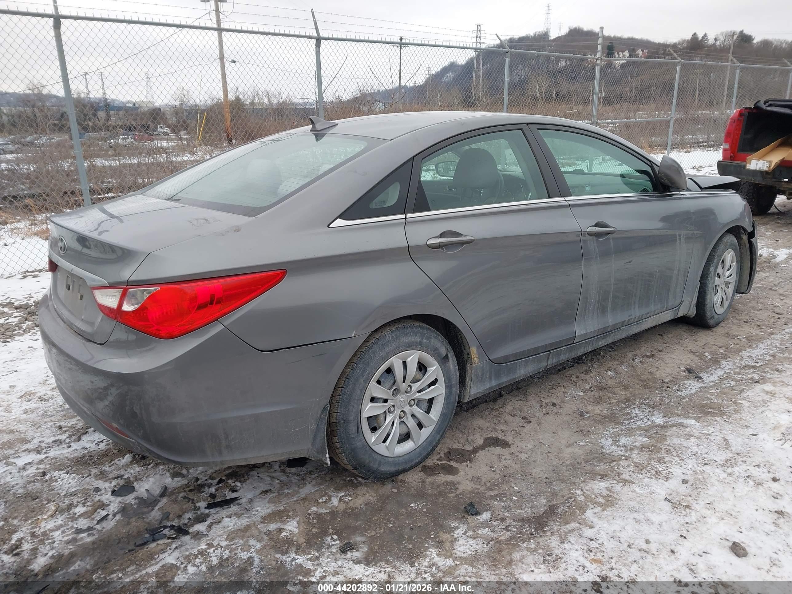 HYUNDAI SONATA image 4