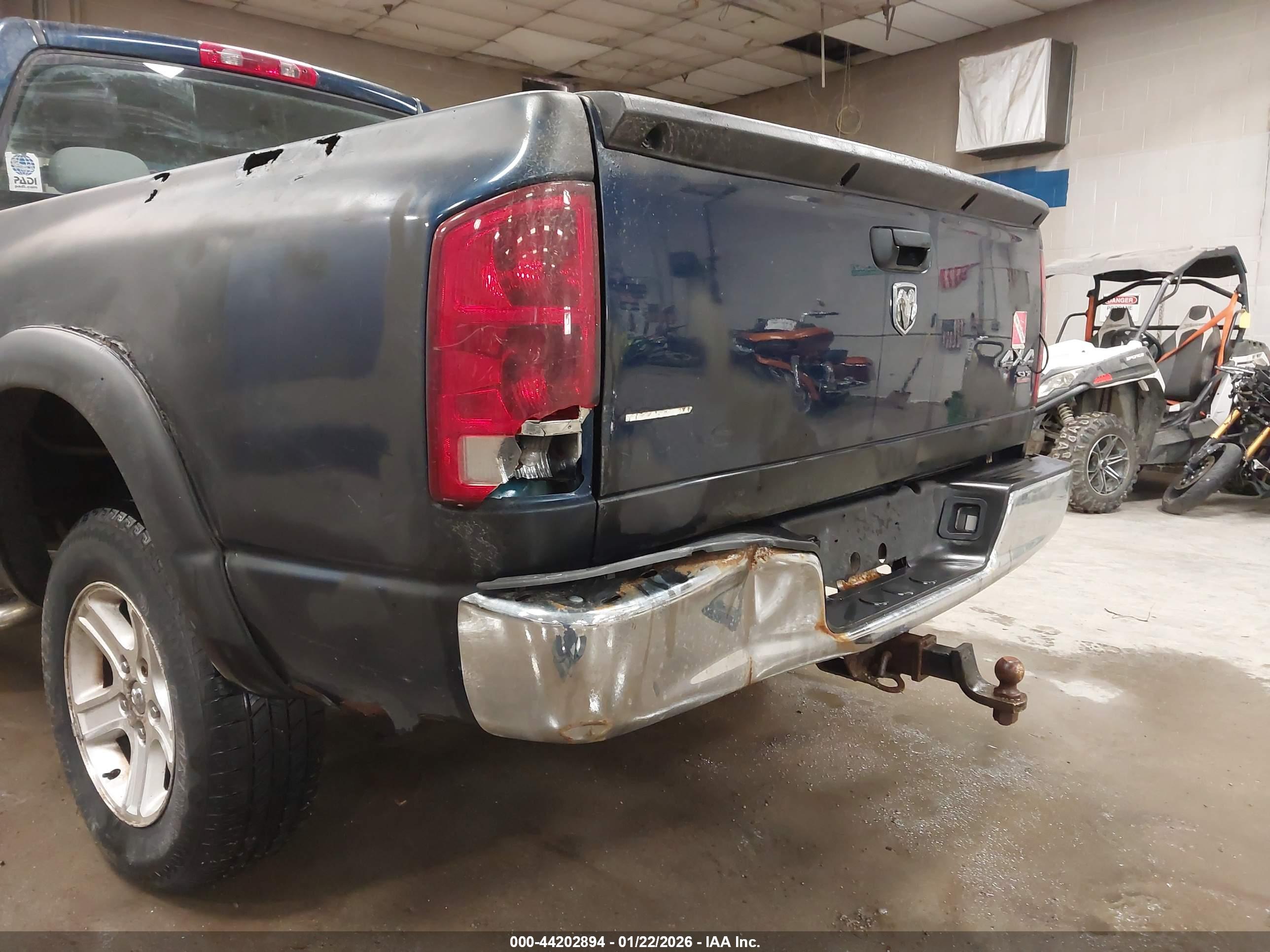 DODGE RAM image 6