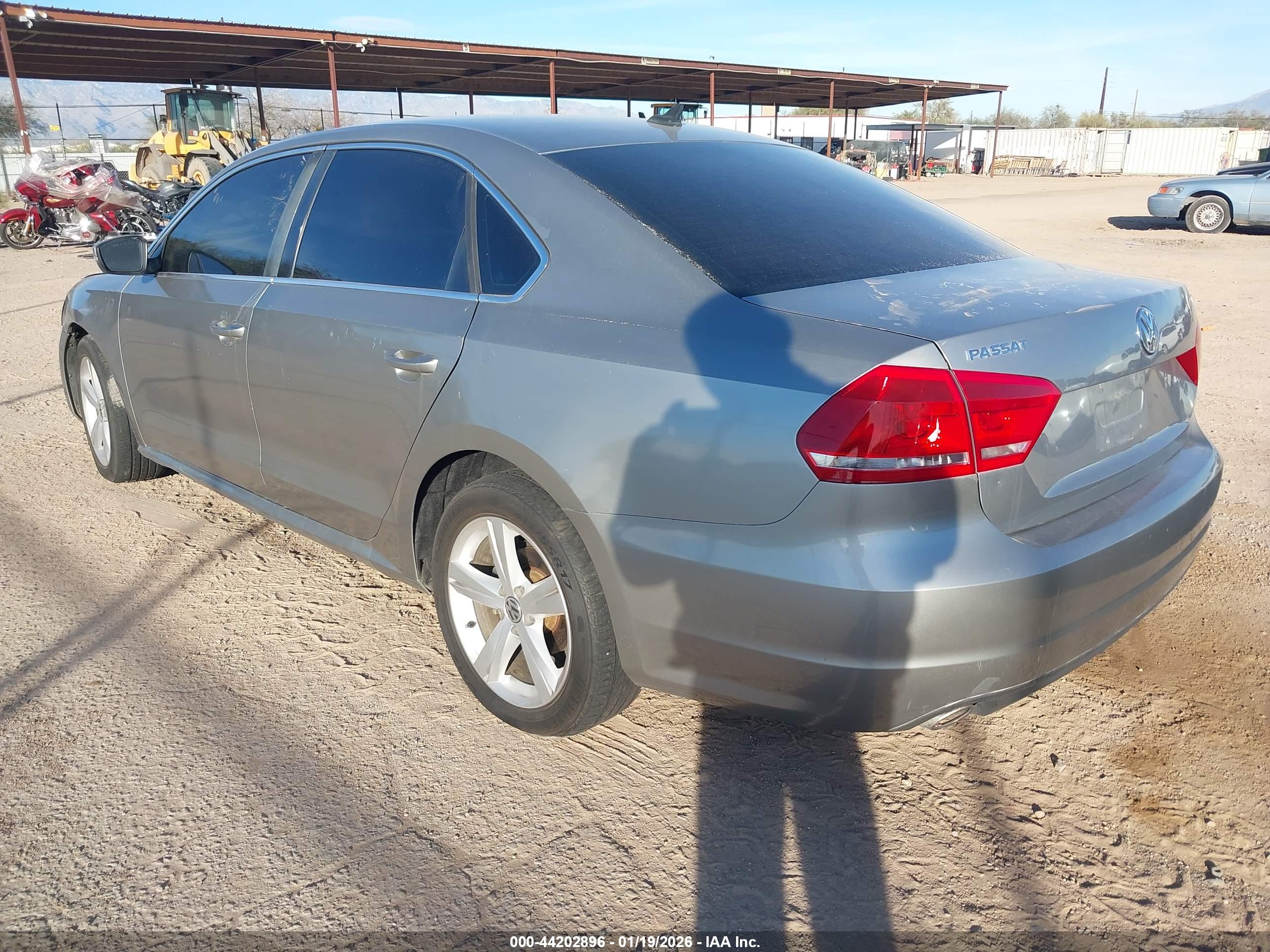 VOLKSWAGEN PASSAT image 3