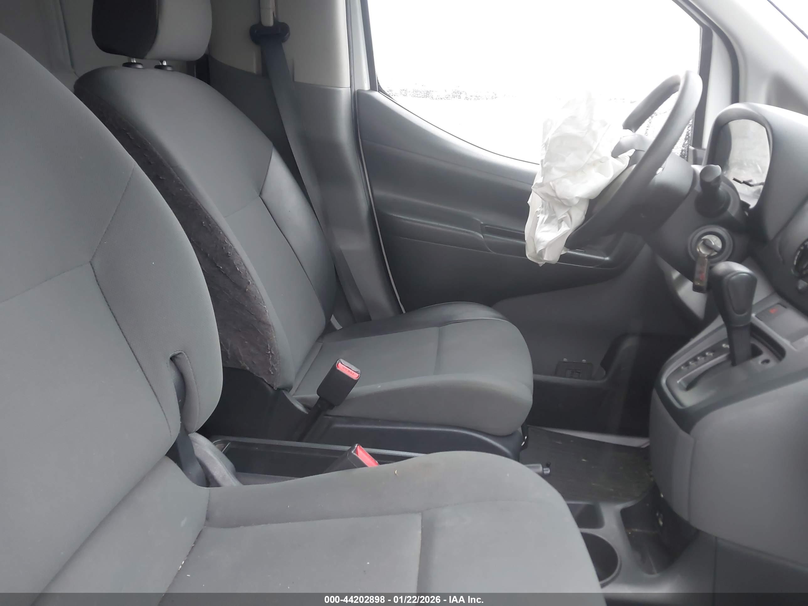 NISSAN NV200 image 5