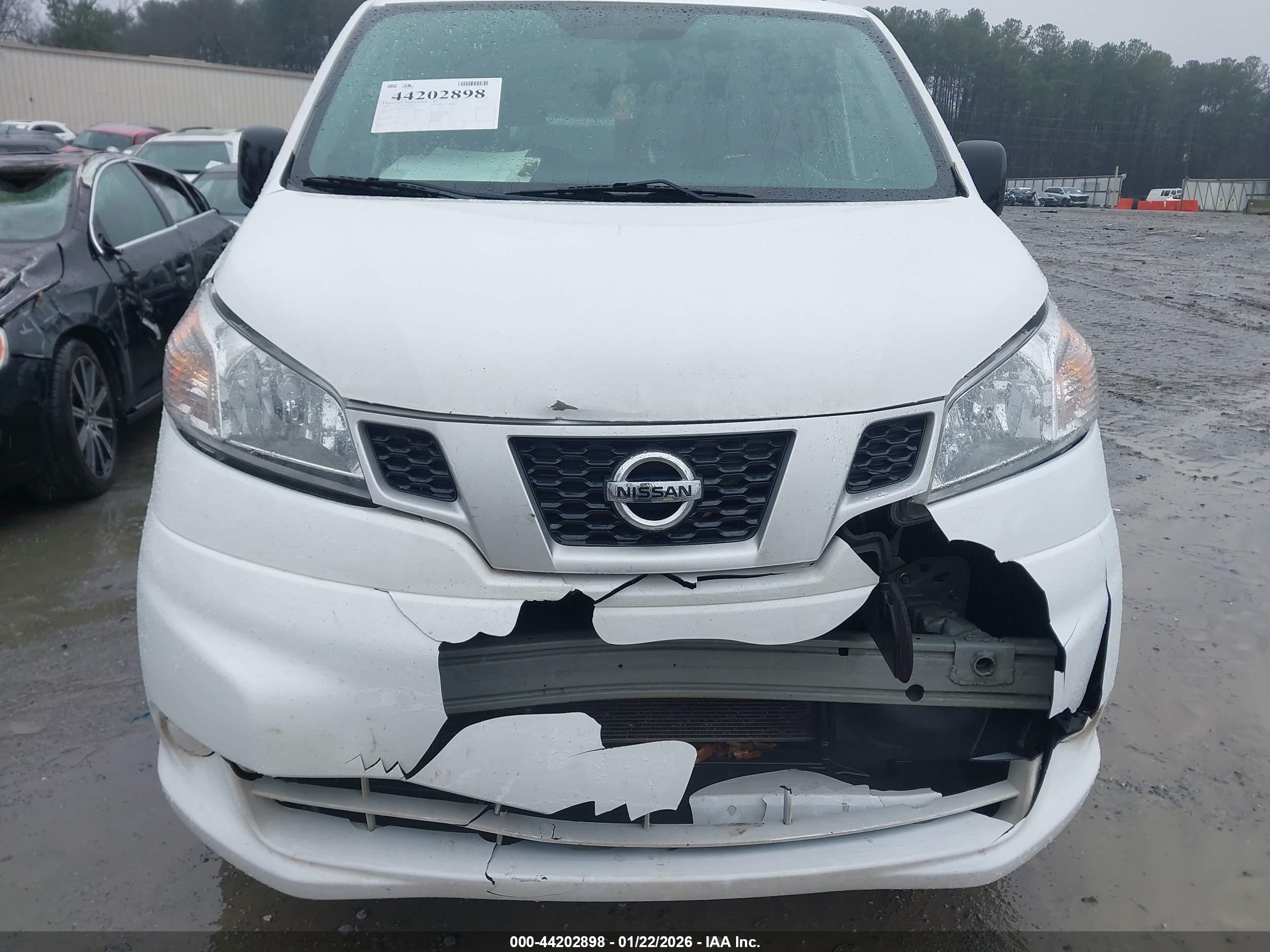 NISSAN NV200 image 6