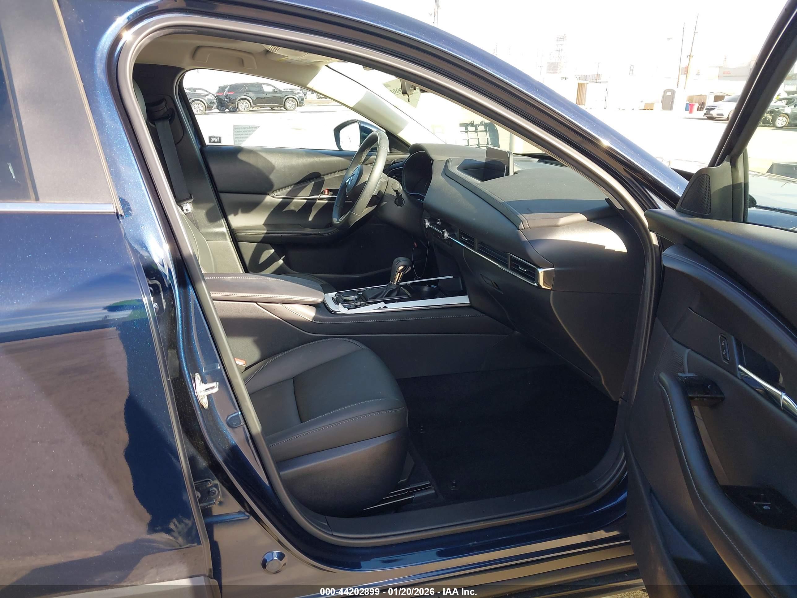 MAZDA CX-30 image 5