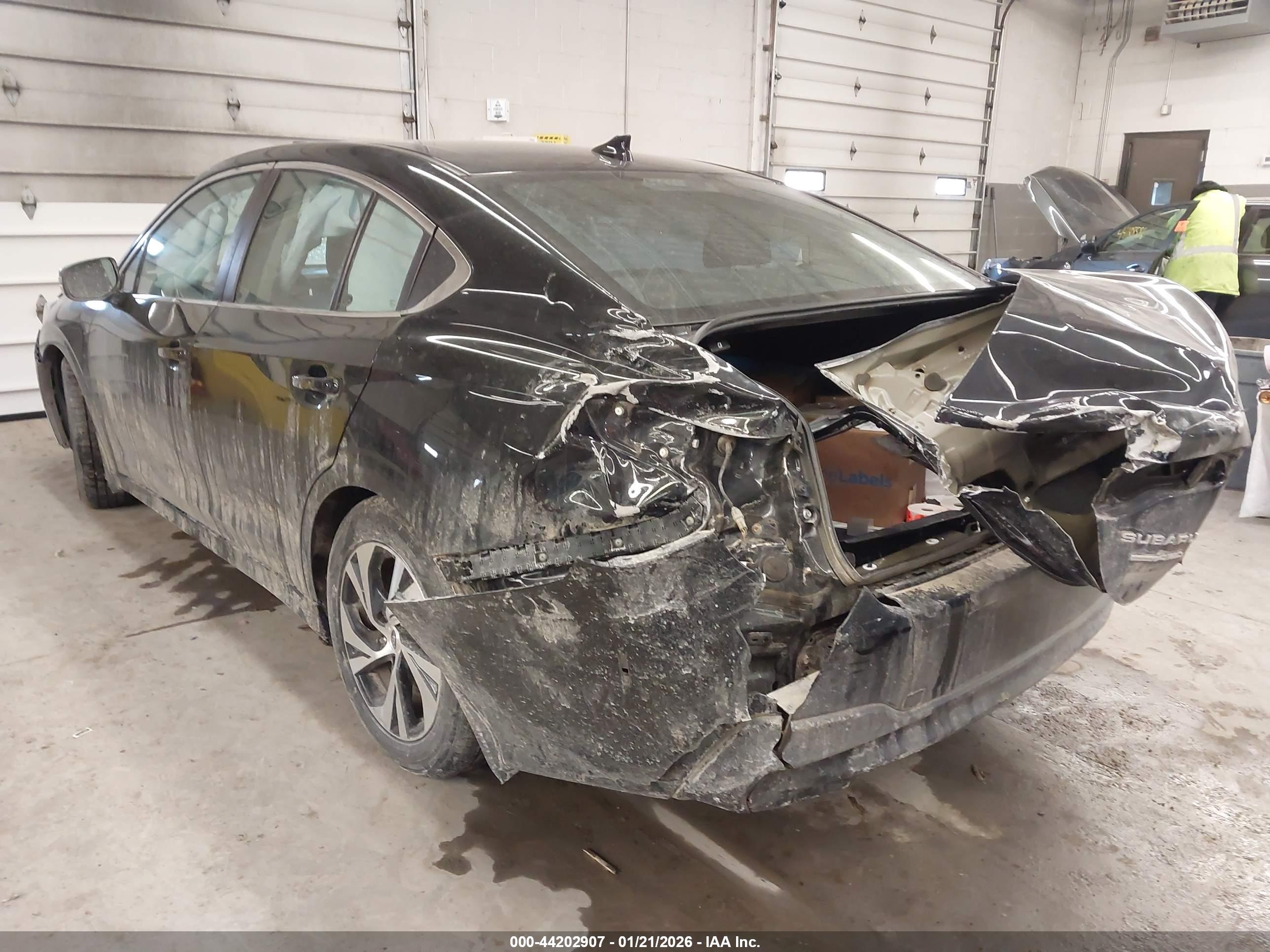 SUBARU LEGACY image 3