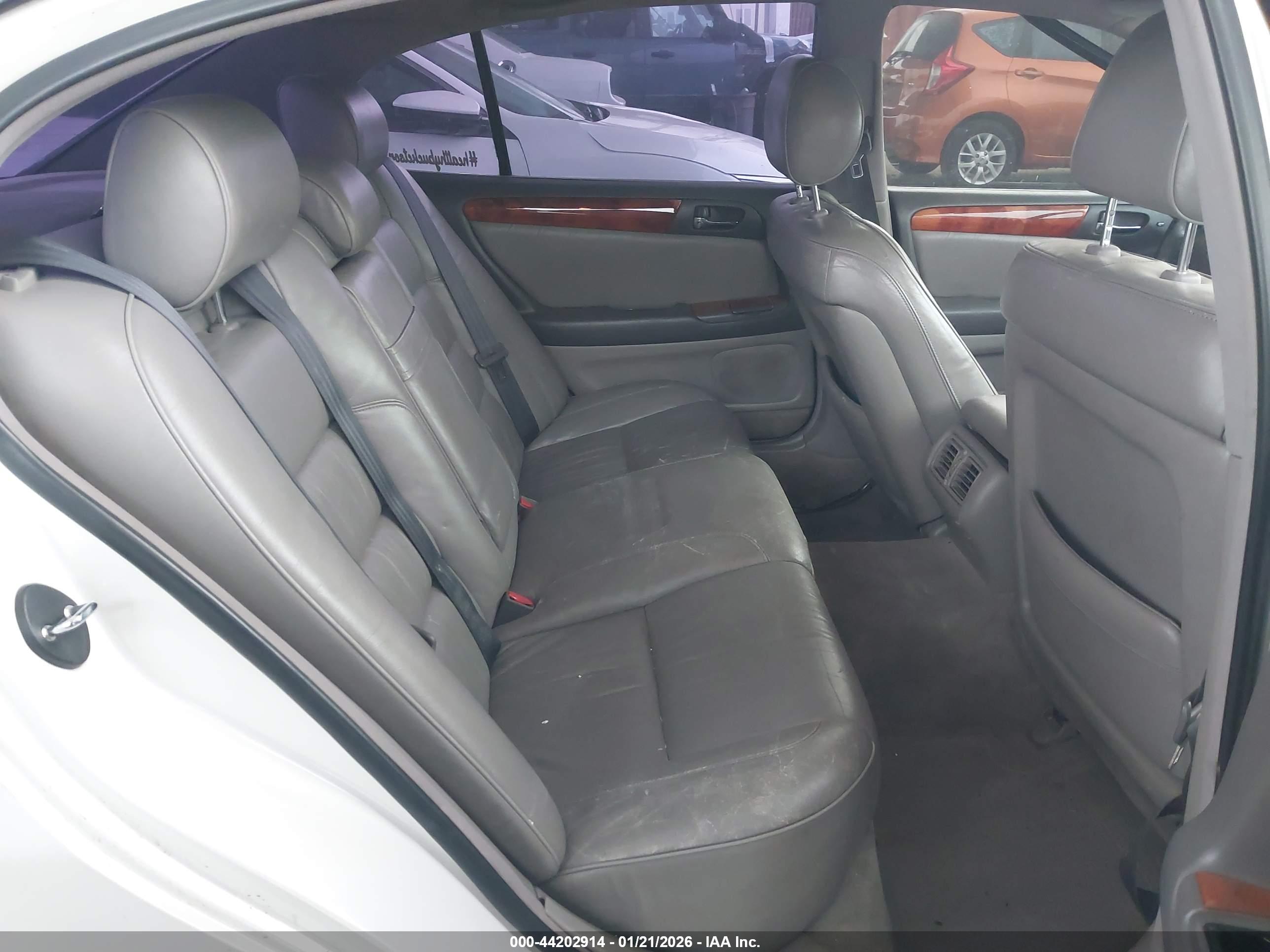 LEXUS GS image 8