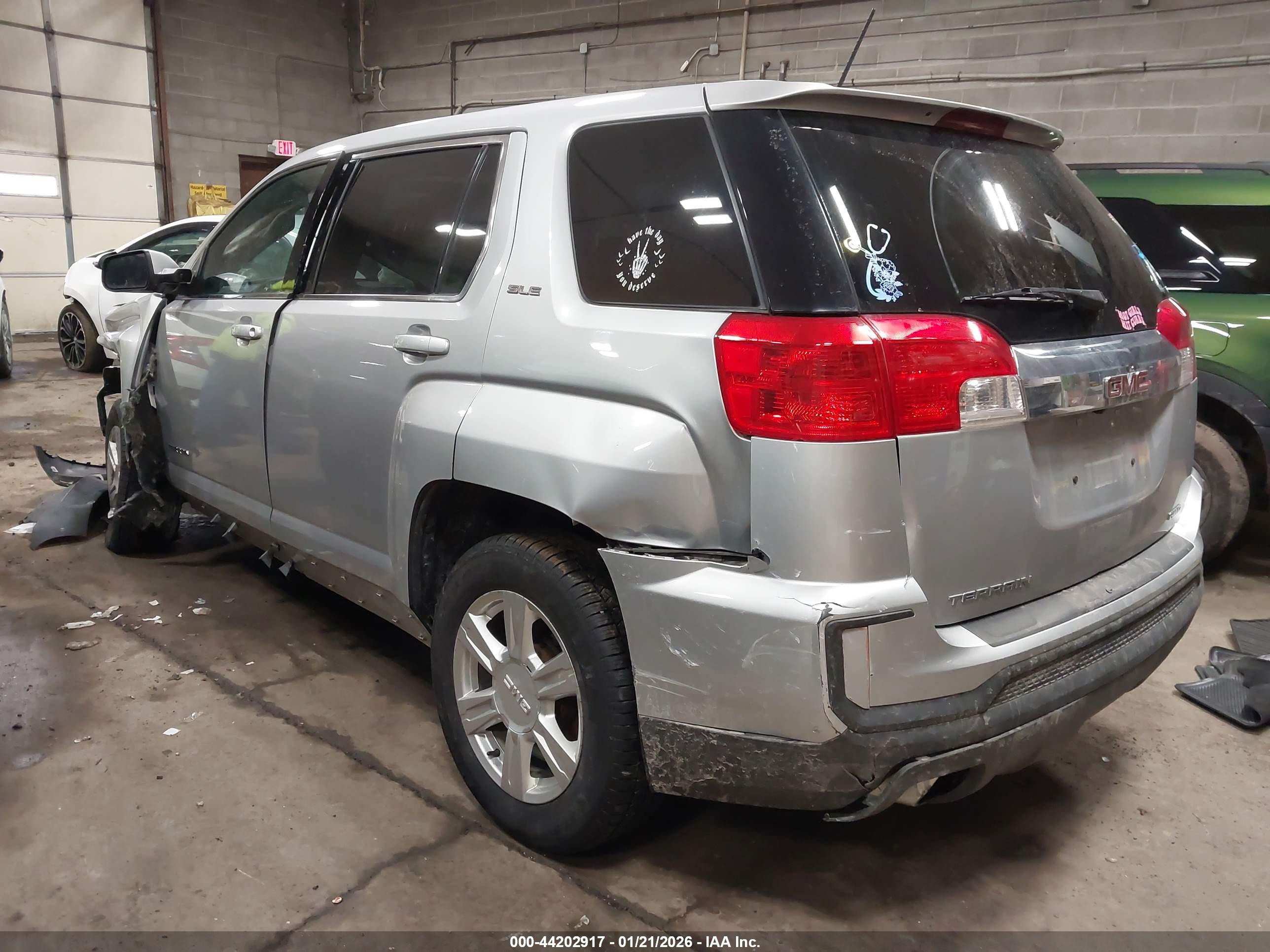 GMC TERRAIN image 3