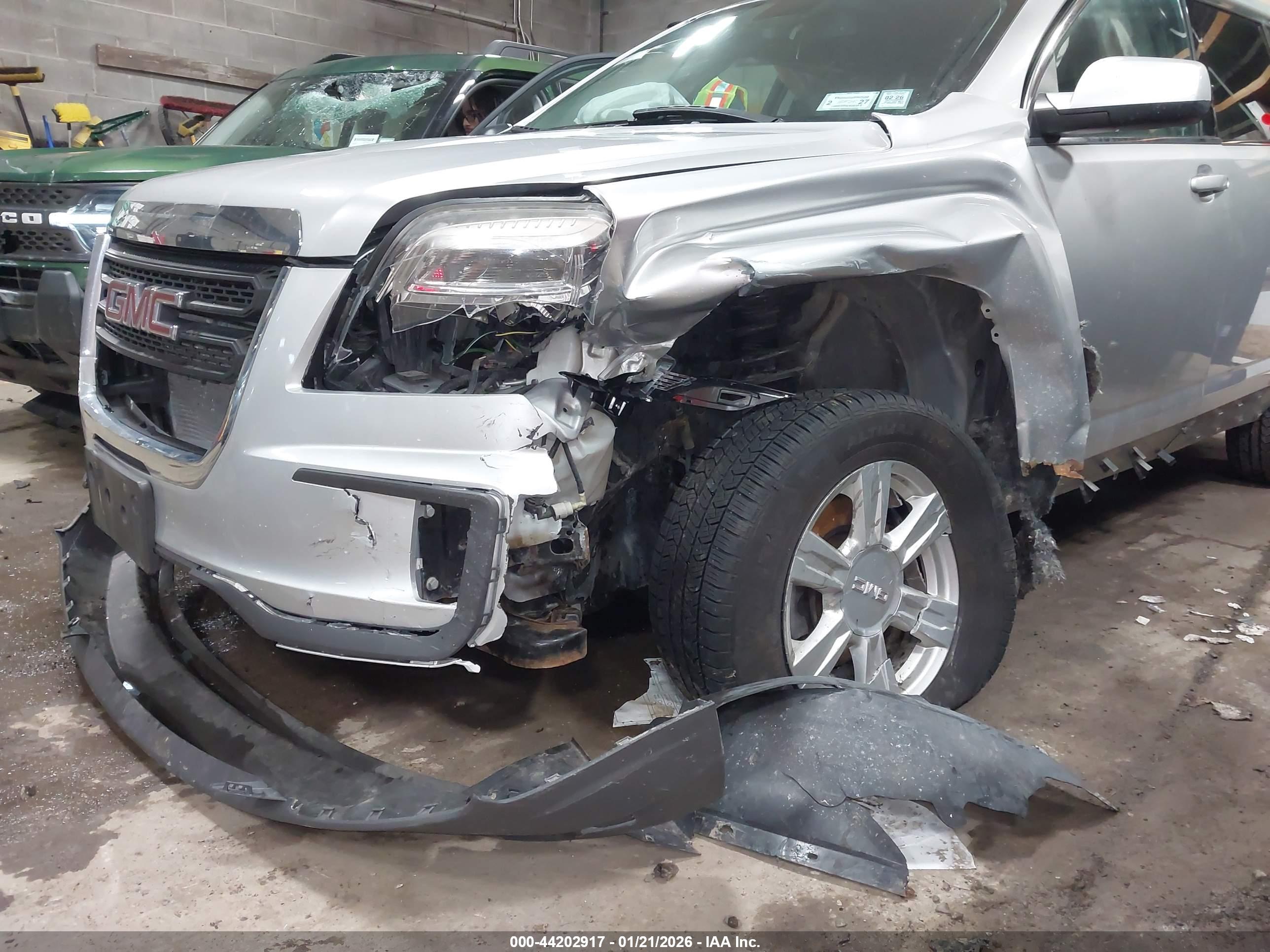 GMC TERRAIN image 6