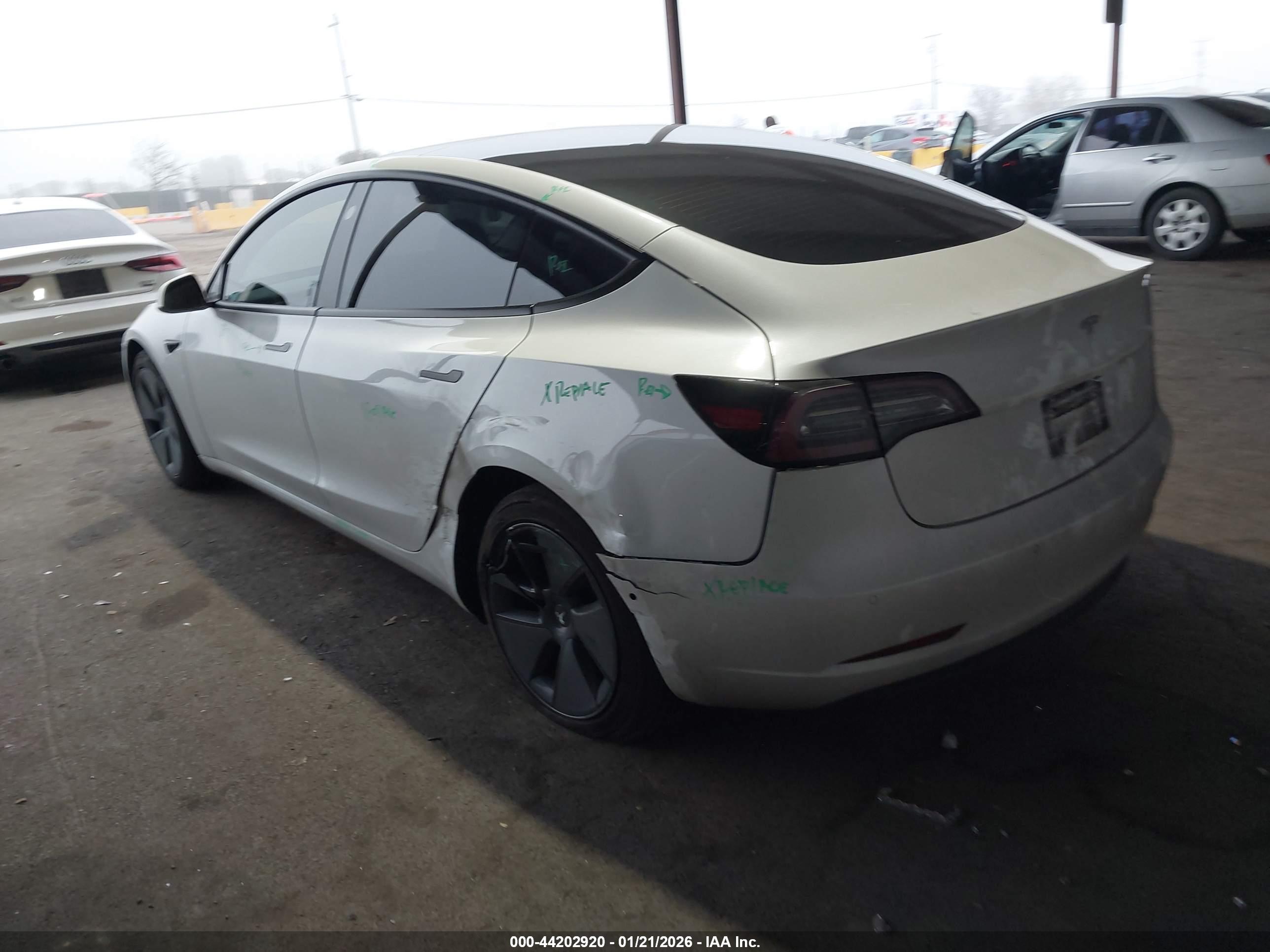 TESLA MODEL image 3